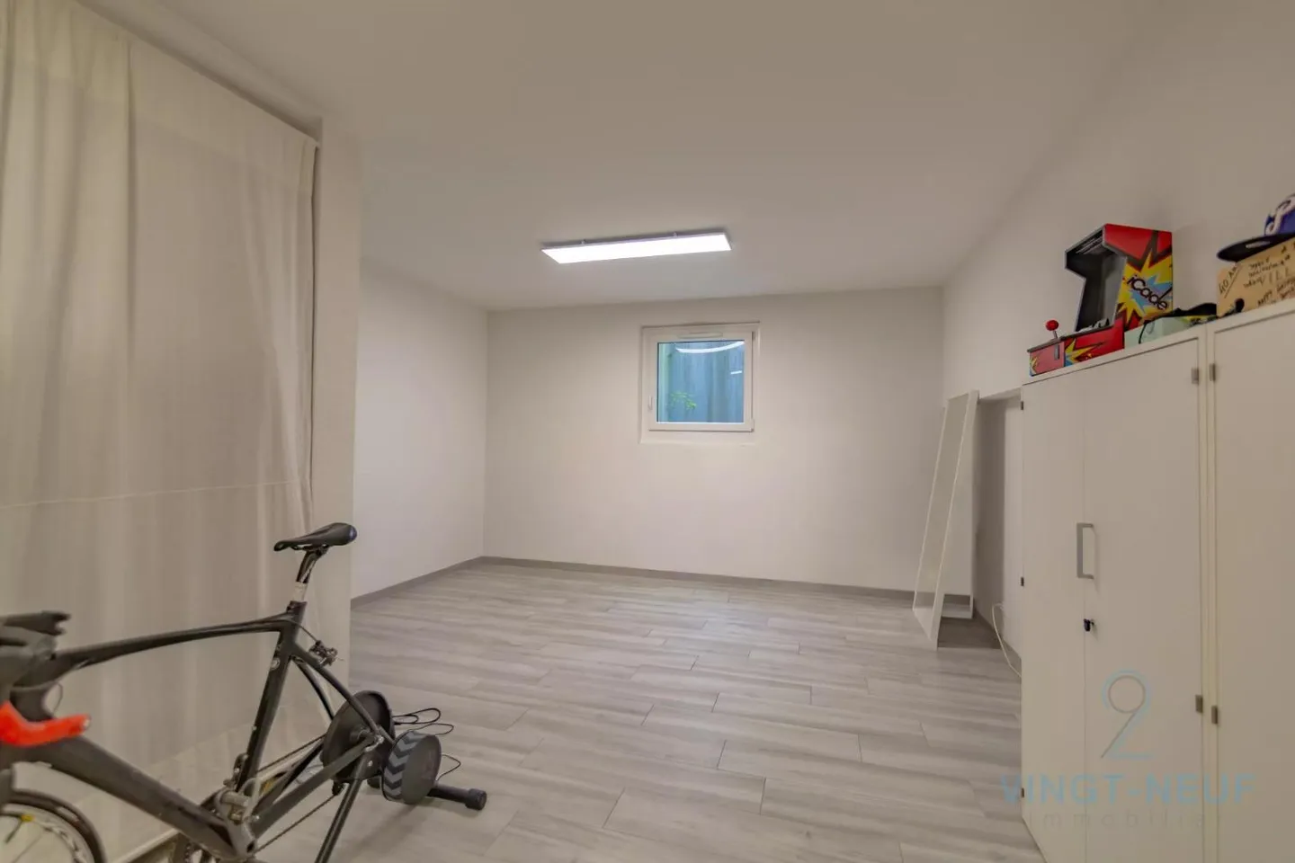 Idéal pour une famille - Maison HPE de 5 pièces avec jardin - Photo 11 sur 13
