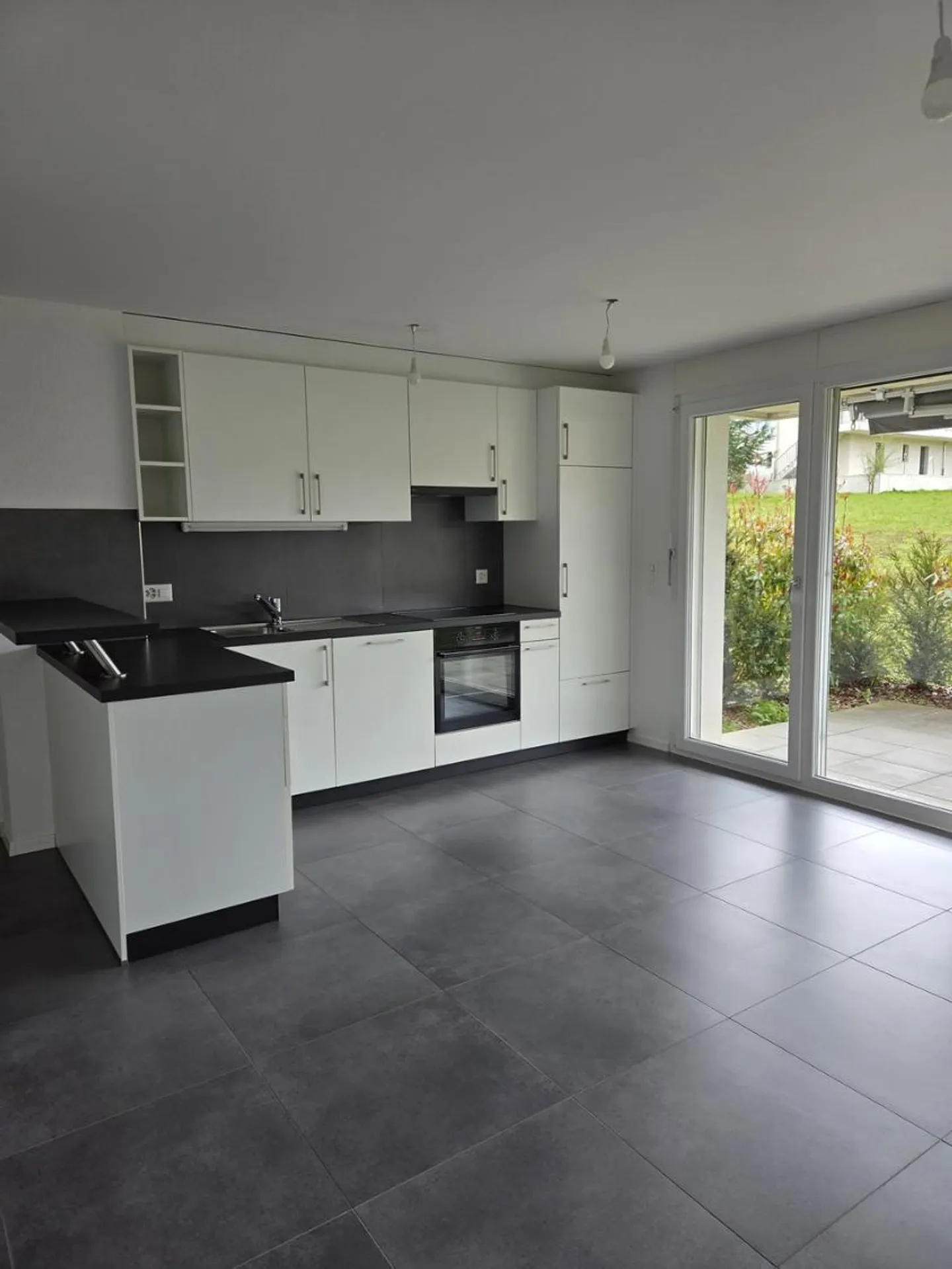 Appartamento al piano terra con terrazza - Foto 2 di 10