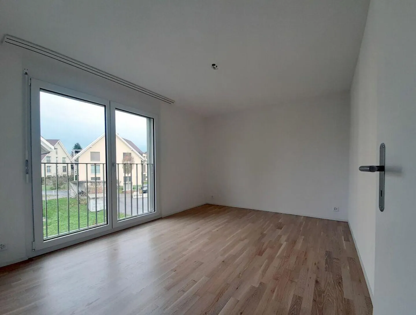 Modern 3.5-room apartment - Photo 3 of 6