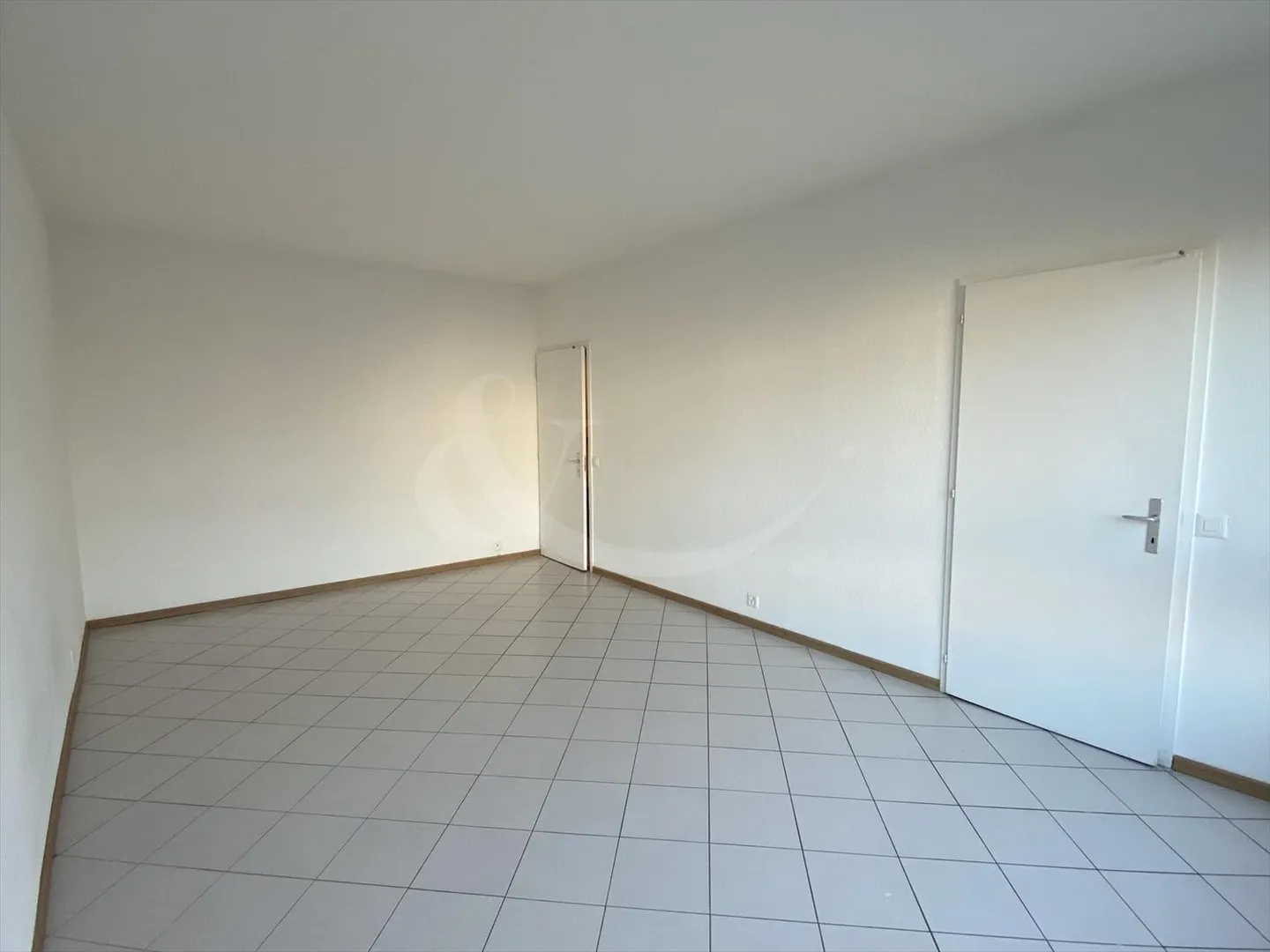 Appartement charmant dans un emplacement idéal, parfait pour les investisseurs - Photo 3 sur 5