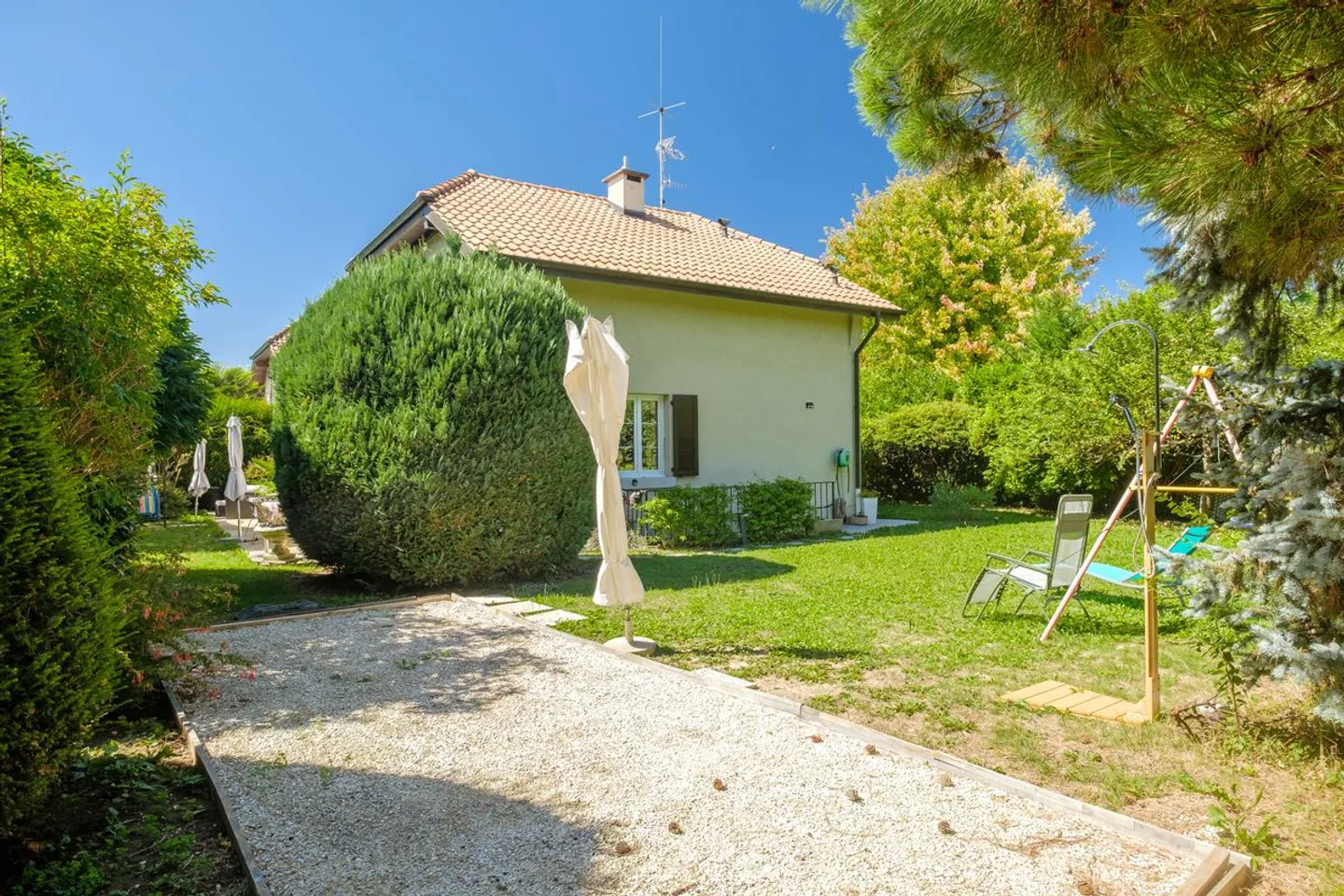 En exclusivité, superbe maison semi-individuelle à Thônex - Photo 2 sur 6