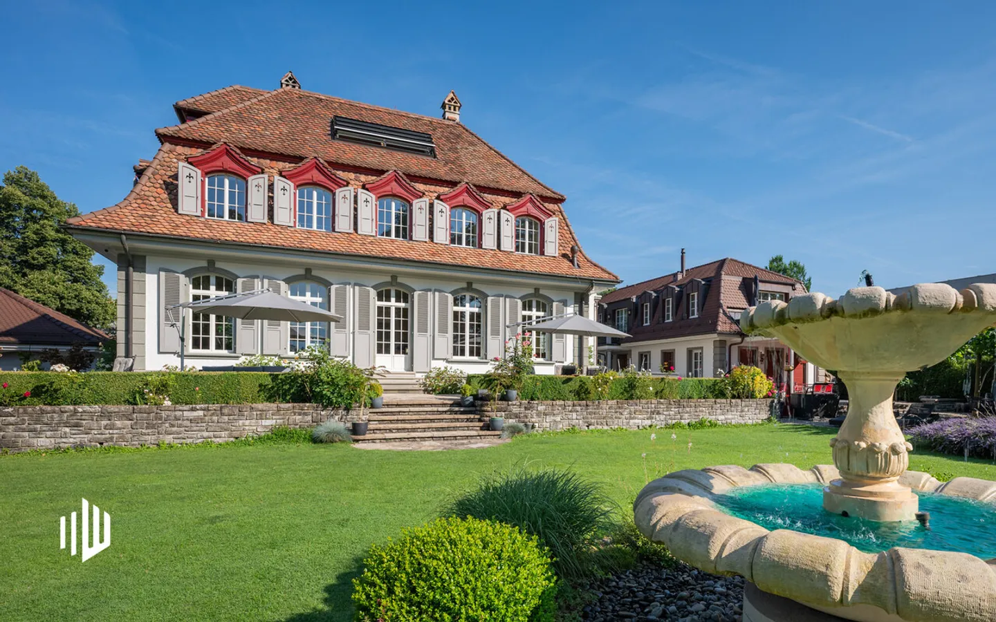 ImmoWyss - Villa neobarocca con dipendenza, padiglione e accesso al lago - Foto 1 di 12