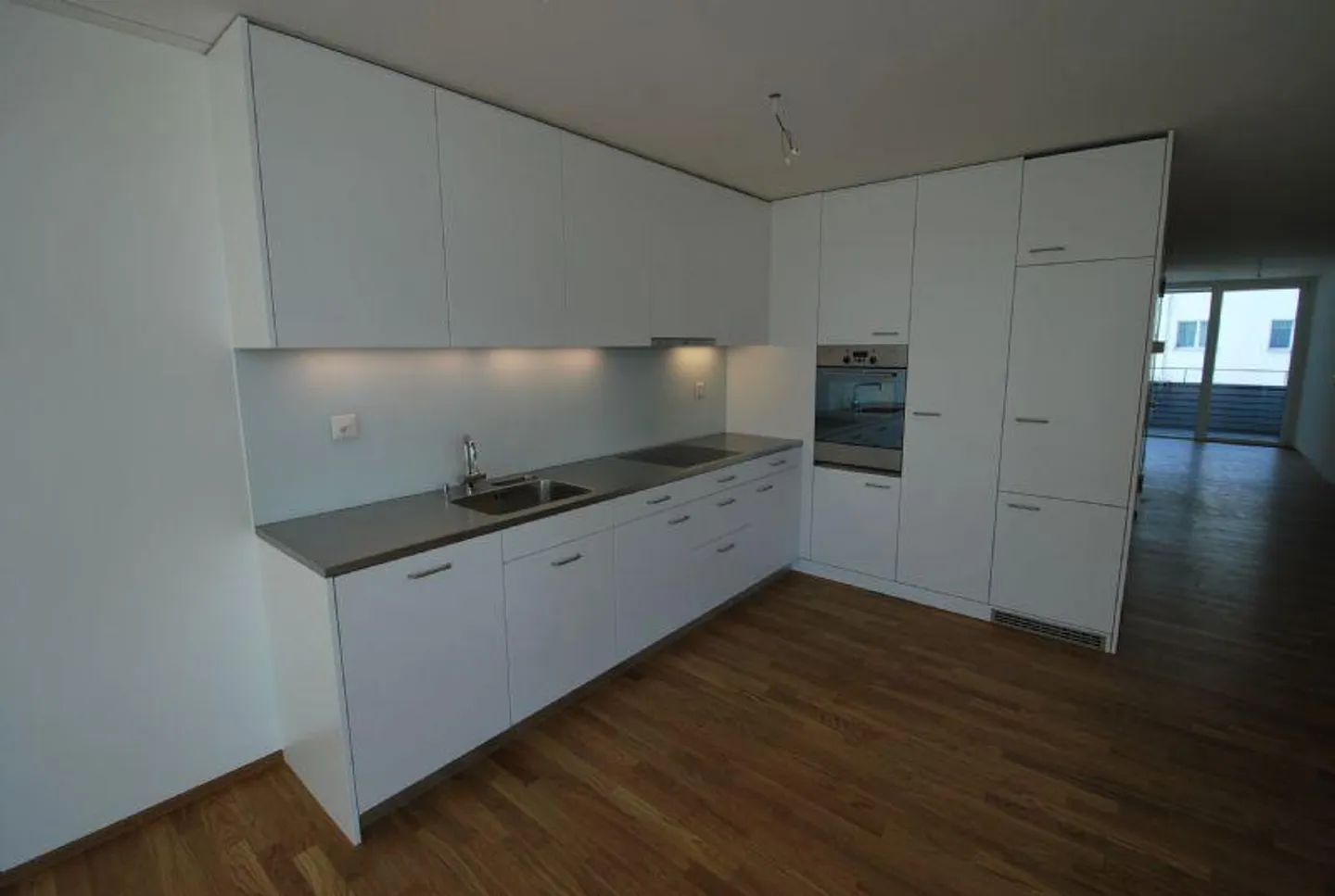 TOP INTERIOR CONSTRUCTION - IN THE CITY CENTER - QUALITY LIVING - Photo 3 of 9