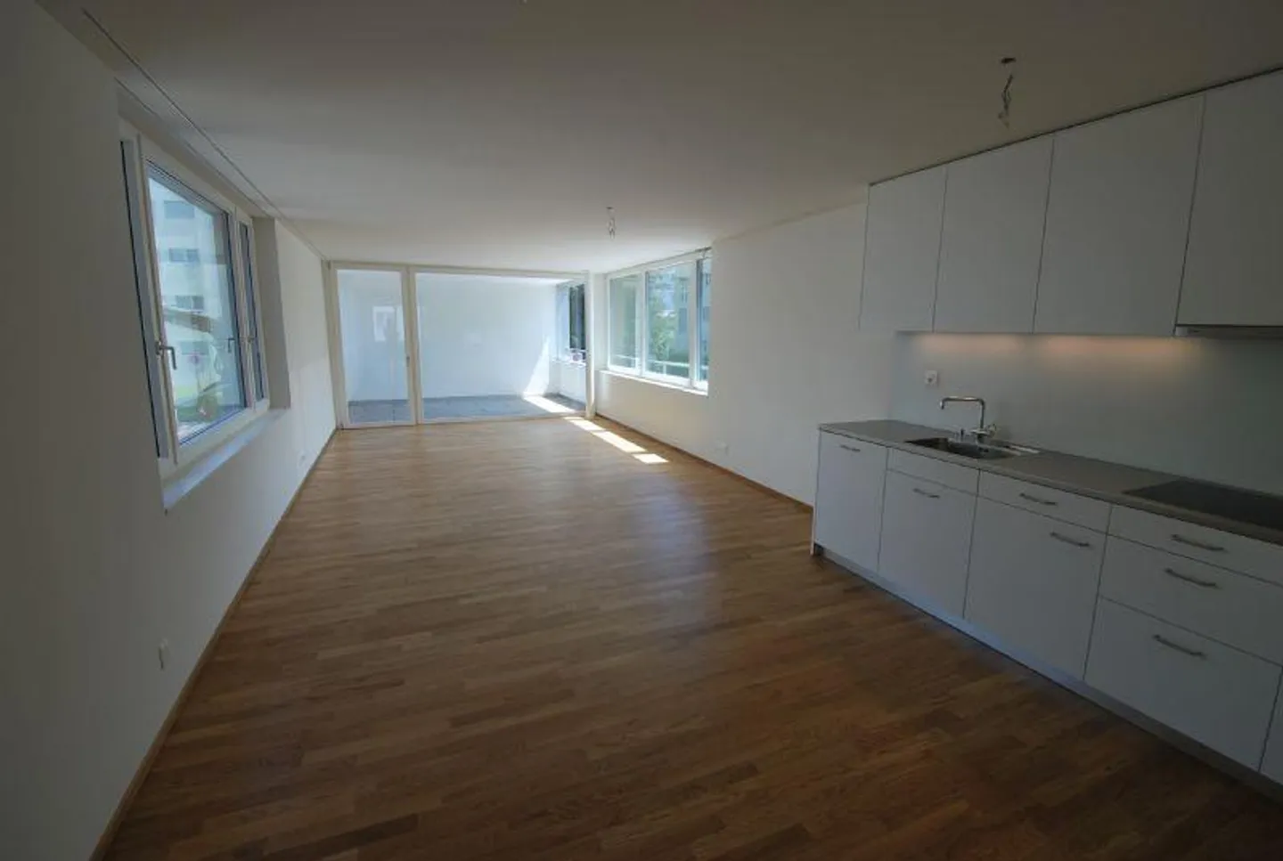 TOP INTERIOR CONSTRUCTION - IN THE CITY CENTER - QUALITY LIVING - Photo 4 of 9