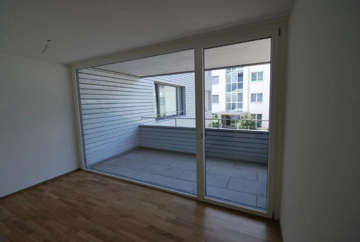 TOP INTERIOR CONSTRUCTION - IN THE CITY CENTER - QUALITY LIVING - Photo 7 of 9