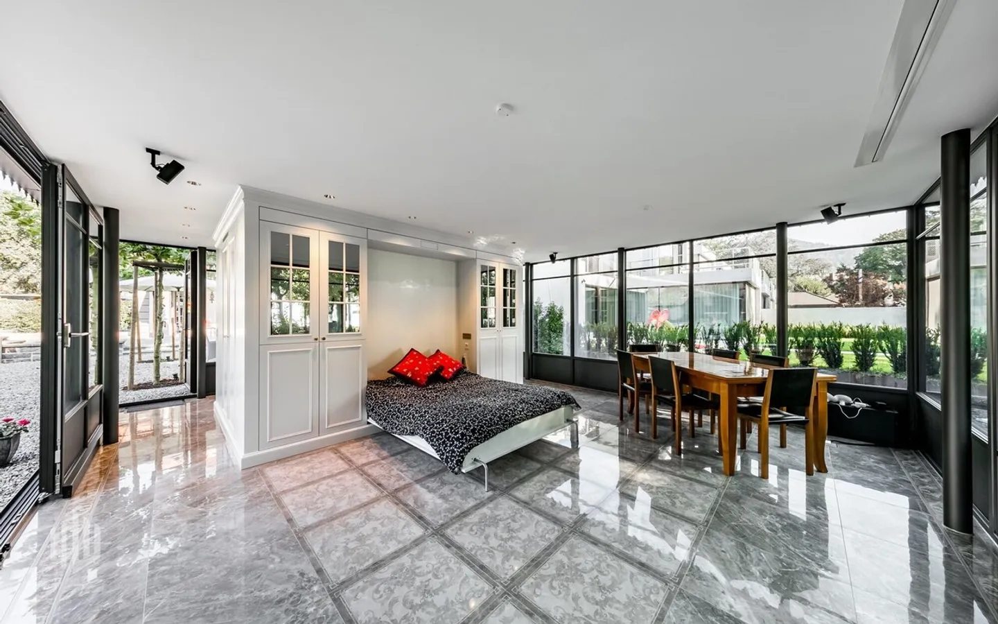 ImmoWyss - Villa neobarocca con dipendenza, padiglione e accesso al lago - Foto 10 di 12