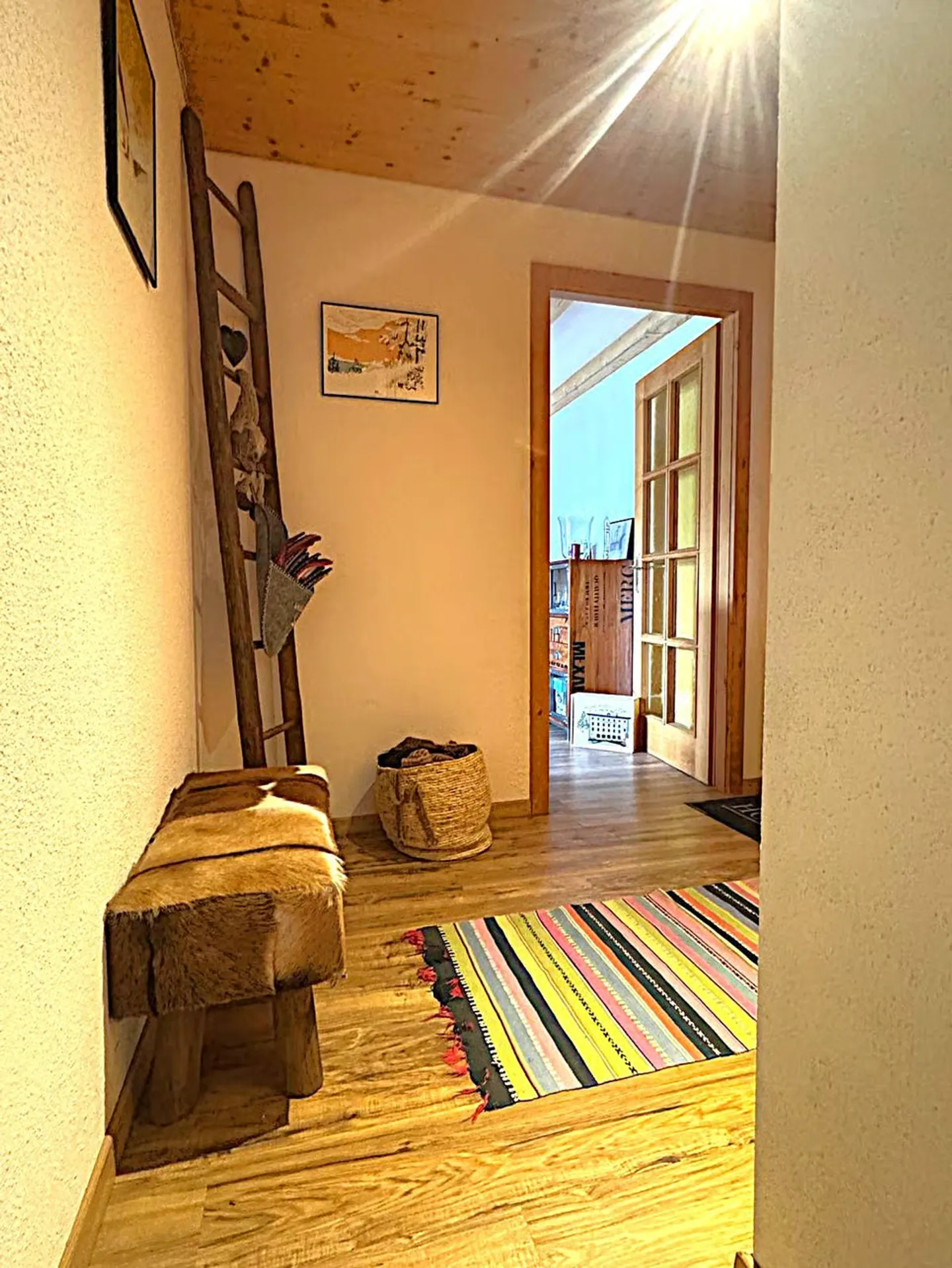 Helle 2,5-Zimmer-Wohnung von 60m2, komplett renoviert. 3. Etage, atemberaubende Aussicht! - Foto 10 von 13