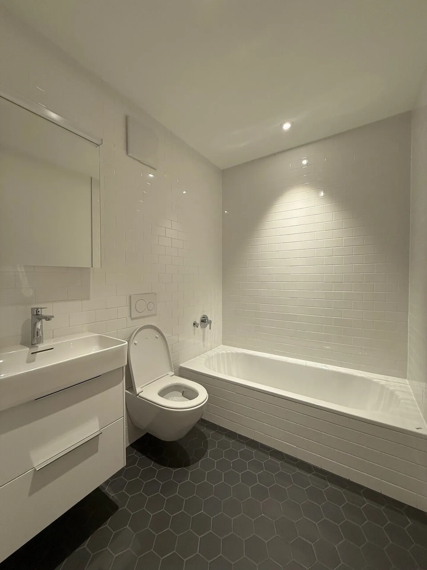 Komfortables Wohnen mit Balkon &amp; ÖV-Anschluss - Neubauwohnung  - Foto 8 von 12