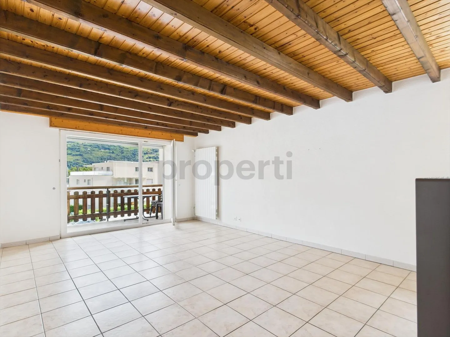 Appartamento di 4,5 stanze in una zona tranquilla e centrale ad Ardon - Foto 1 di 9