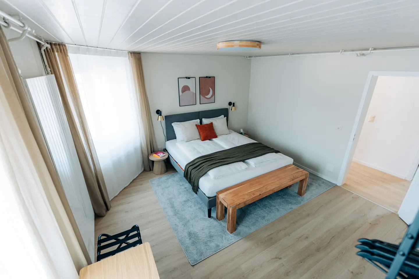 Spacious Apartment with Balcony - Photo 2 of 10