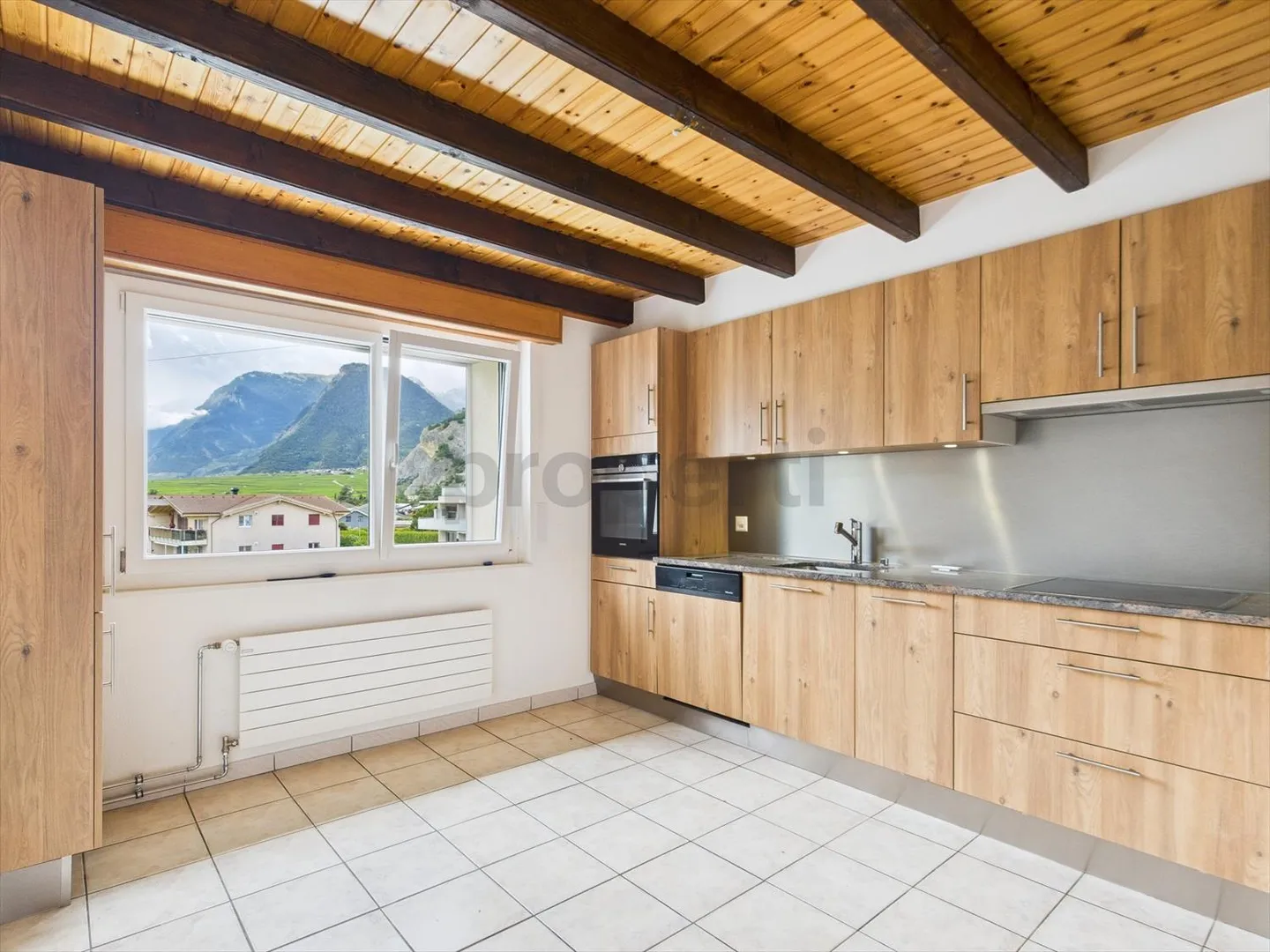 Appartamento di 4,5 stanze in una zona tranquilla e centrale ad Ardon - Foto 2 di 9