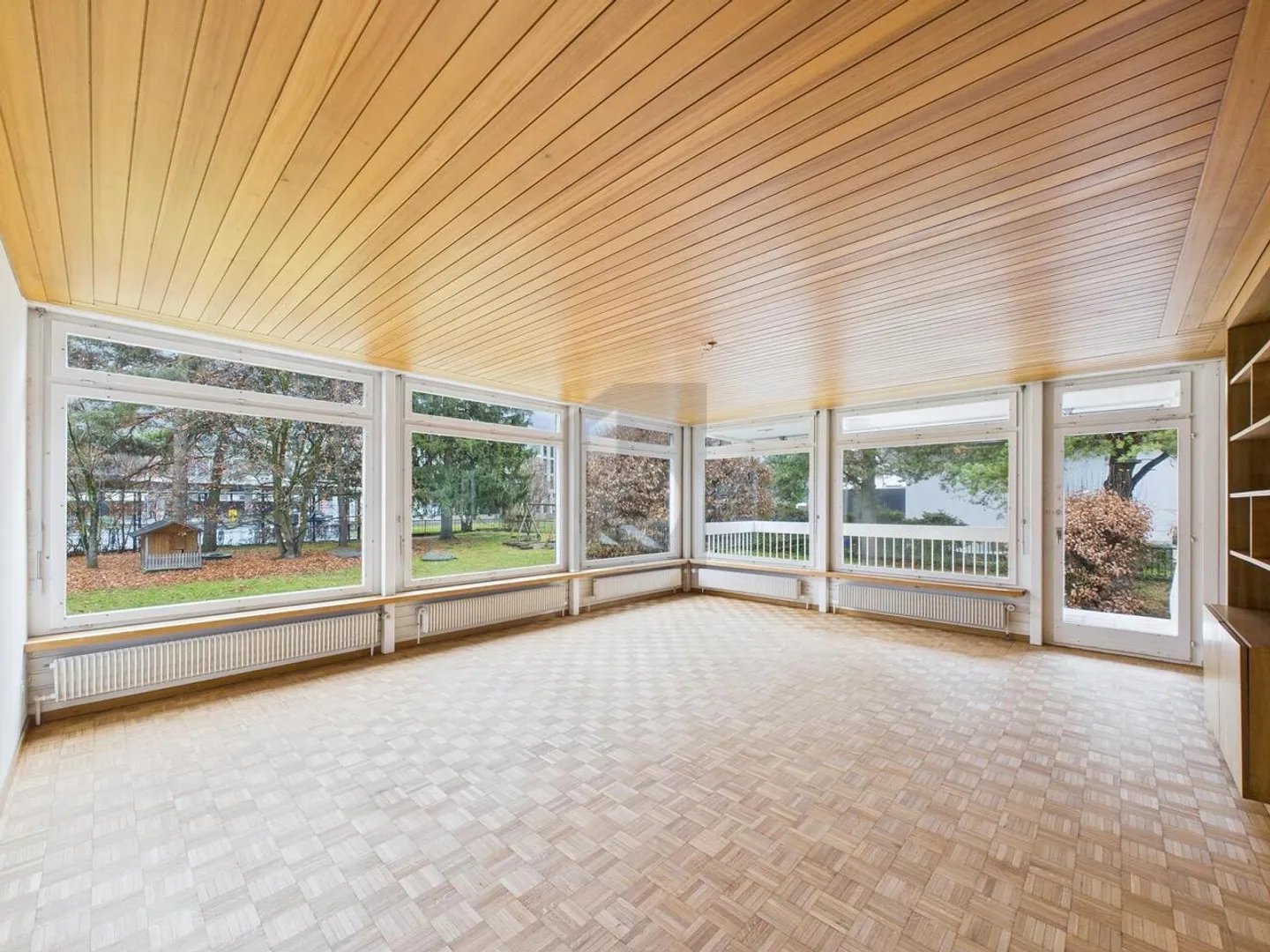 EMPLACEMENT CENTRAL AVEC GRAND JARDIN - Photo 1 sur 6