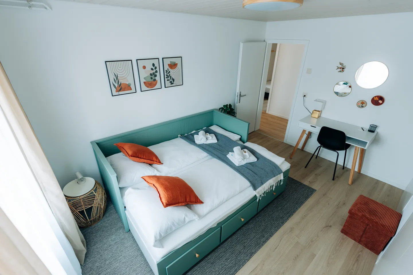 Spacious Apartment with Balcony - Photo 6 of 10
