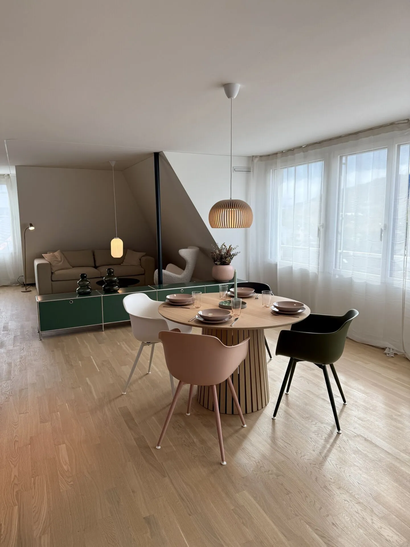 Appartement penthouse meublé baigné de lumière avec grande terrasse - Photo 1 sur 16