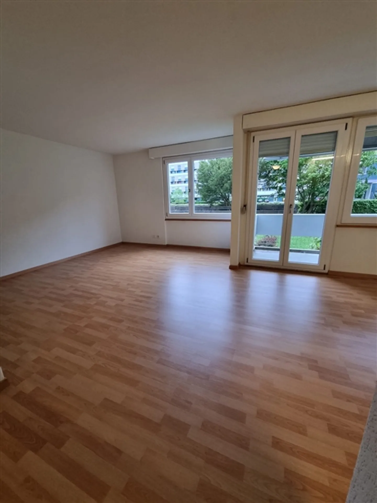 «Wunderschöne und helle neu renovierte 3.5 Zimmerwohnung» - Foto 4 von 12