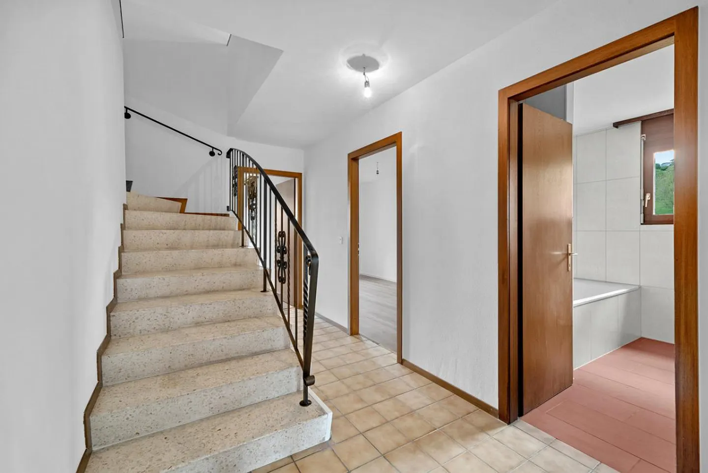 5.5-Room Duplex Apartment with Gallery - Photo 9 of 17