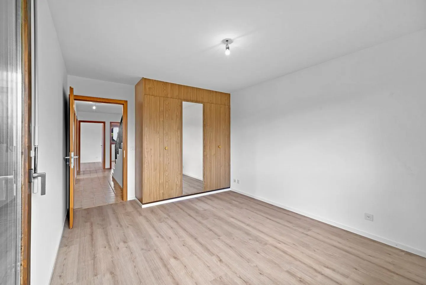 5.5-Room Duplex Apartment with Gallery - Photo 6 of 17