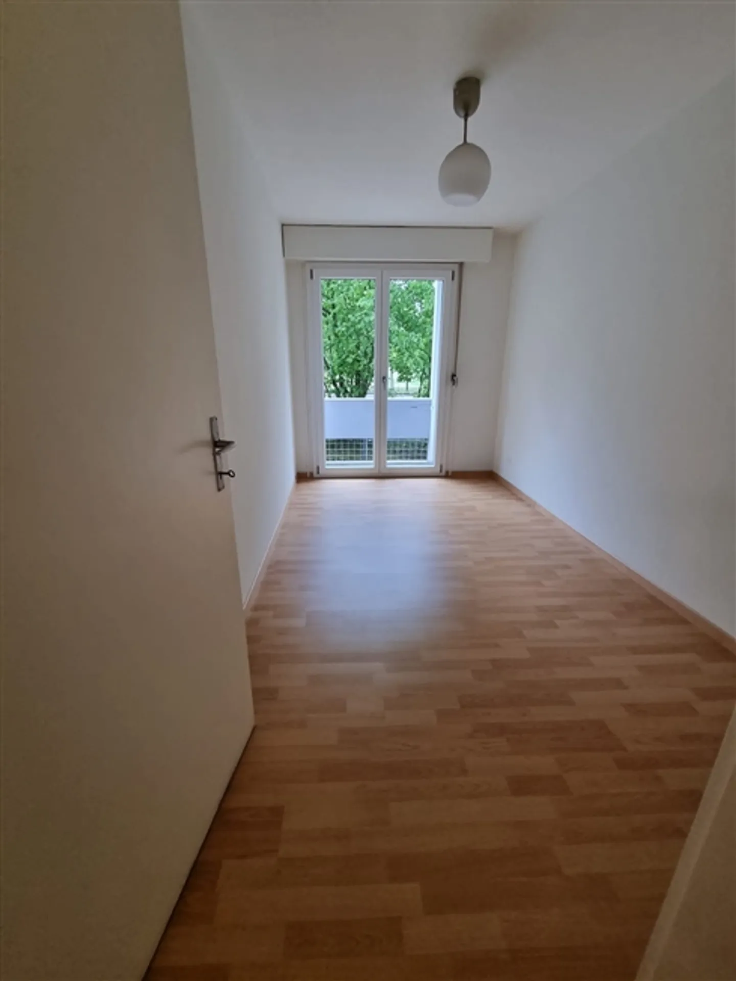 «Wunderschöne und helle neu renovierte 3.5 Zimmerwohnung» - Foto 6 von 12