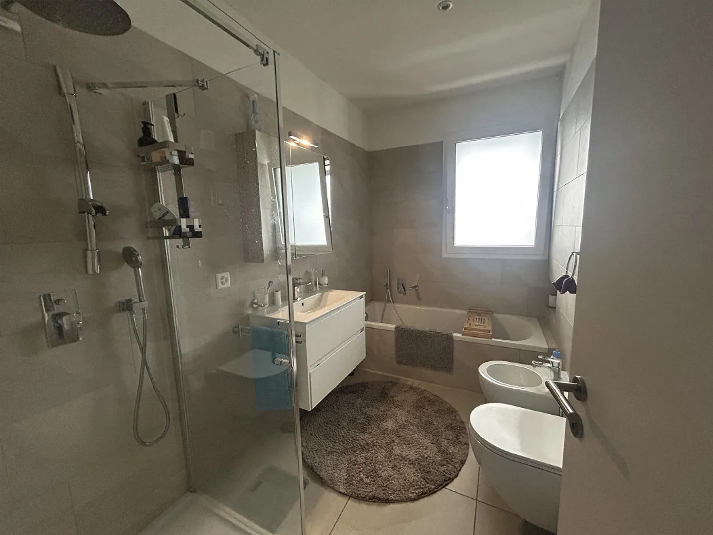 Cerco subentrante per un moderno appartamento di 2.5 (85m2) a biasca - Foto 6 di 8