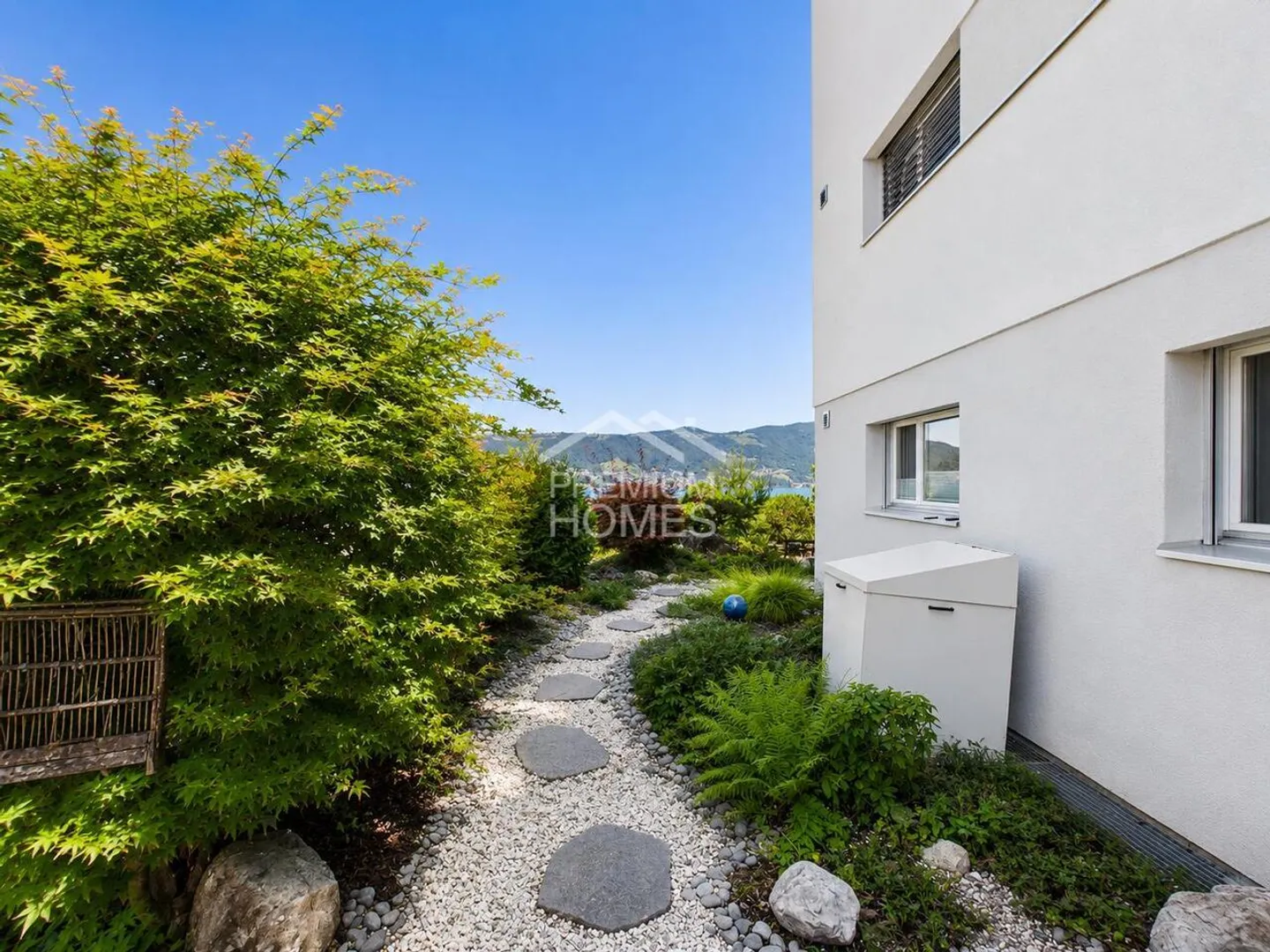Exclusive Garden Apartment with Stunning Lake and Mountain Panorama - Photo 5 of 13