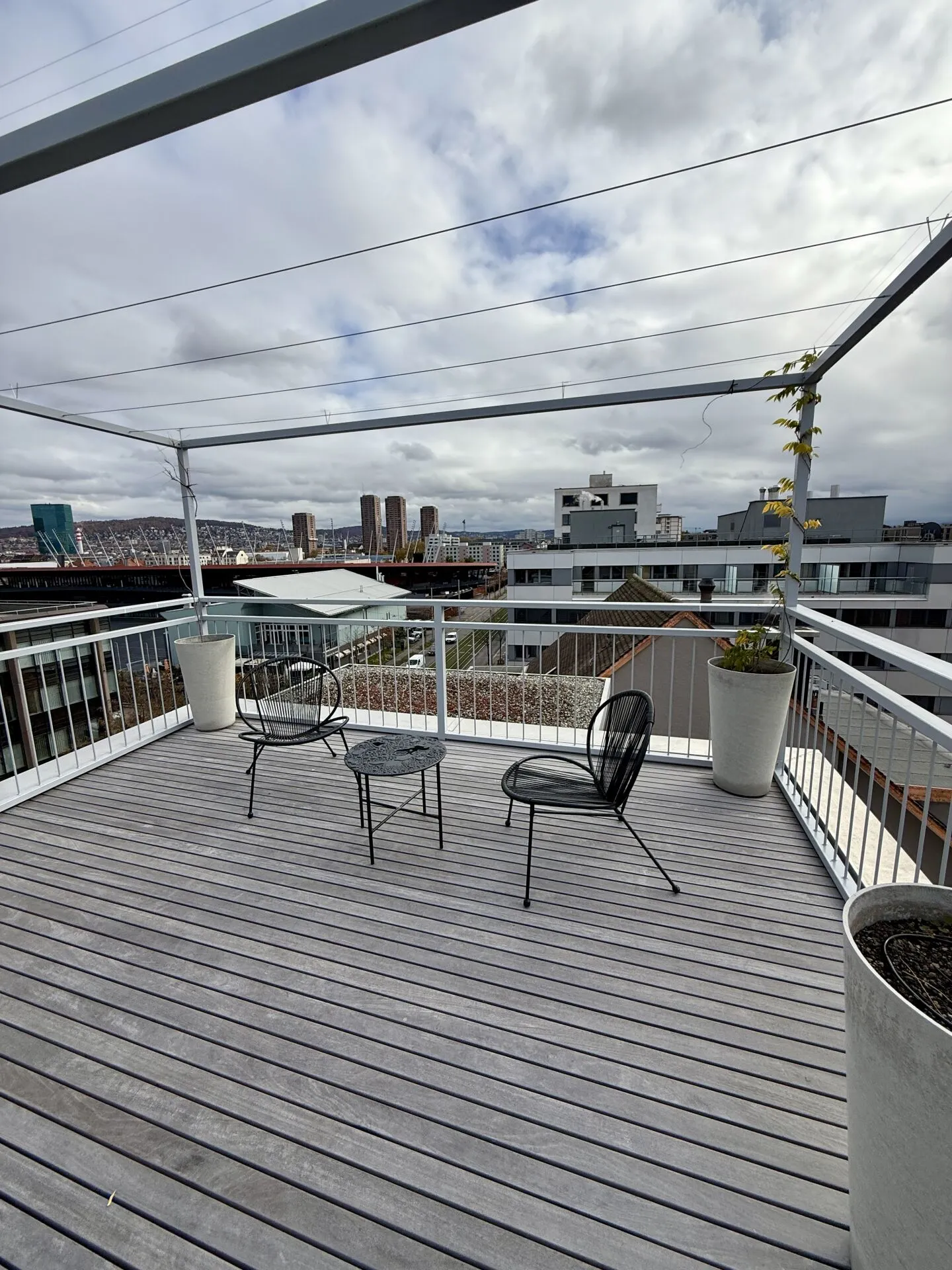 Appartement penthouse meublé baigné de lumière avec grande terrasse - Photo 13 sur 16