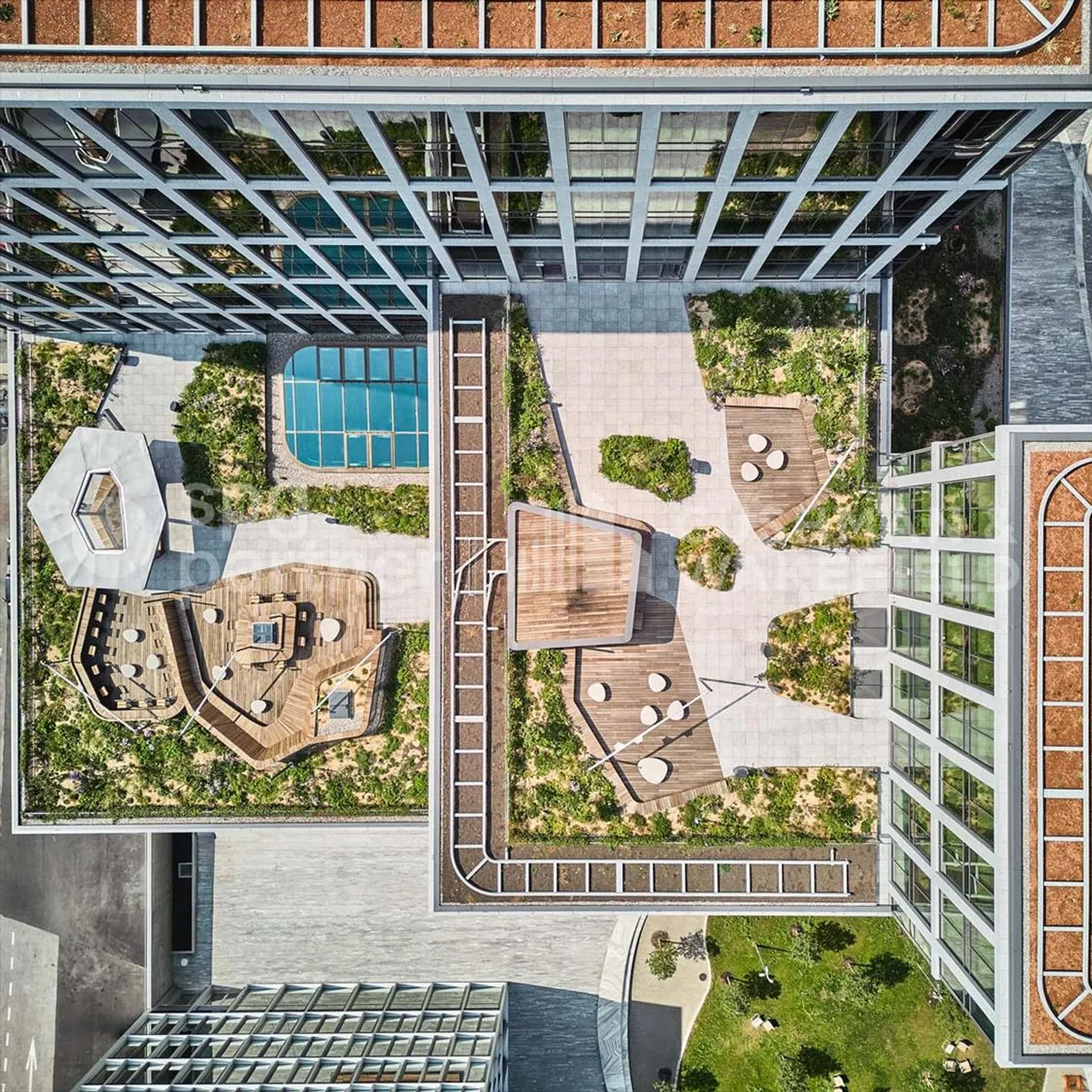 Surface de 813 m² avec étage en double hauteur à louer, Tour Nord, Alto Pont-Rou - Photo 7 sur 12