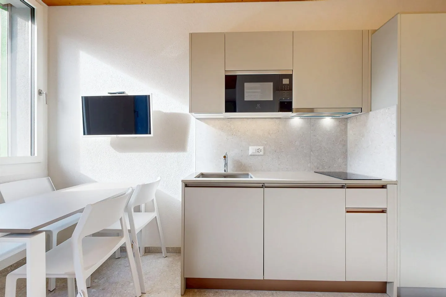 A furnished studio - CHF 300.00 voucher offered! - Photo 2 of 6
