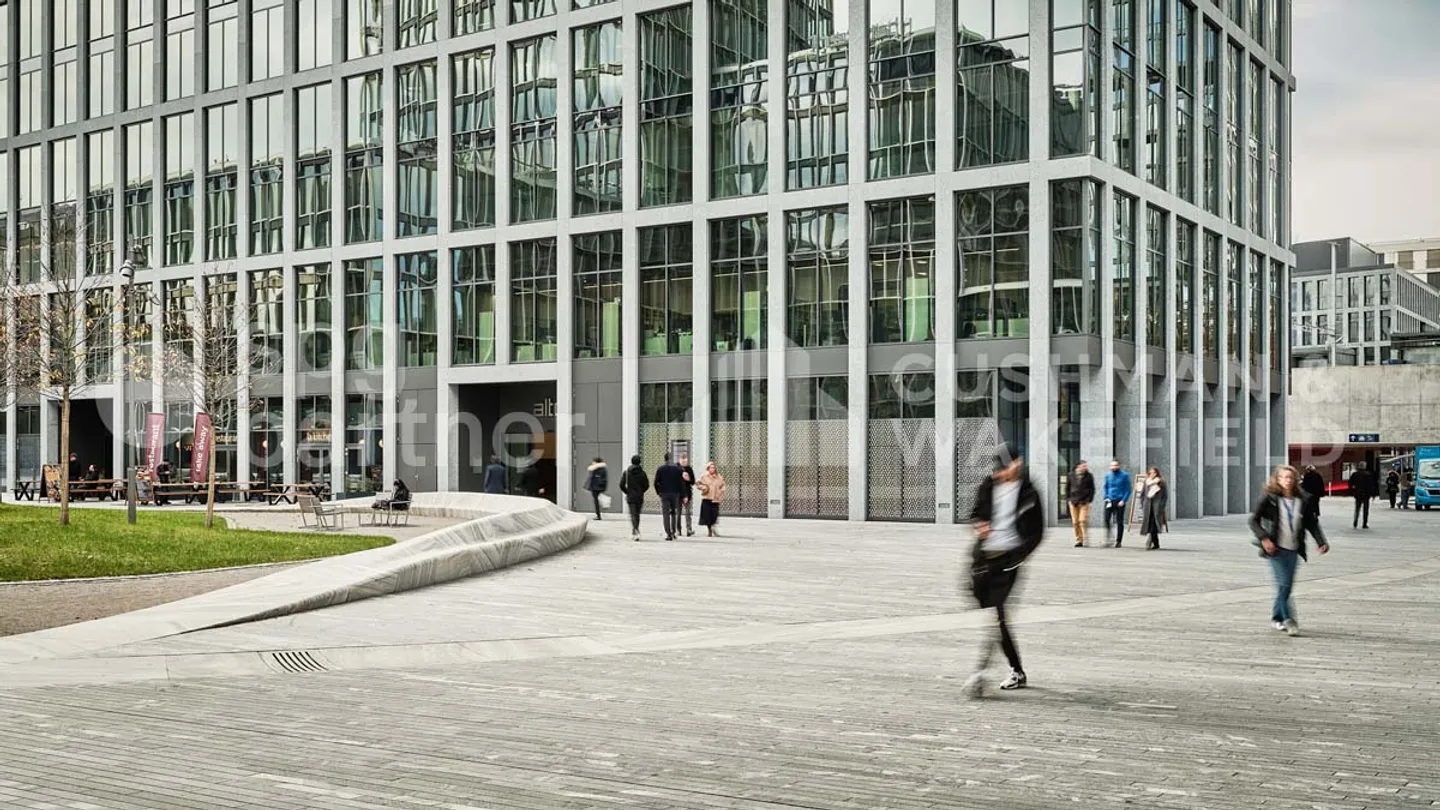Surface de 813 m² avec étage en double hauteur à louer, Tour Nord, Alto Pont-Rou - Photo 3 sur 12