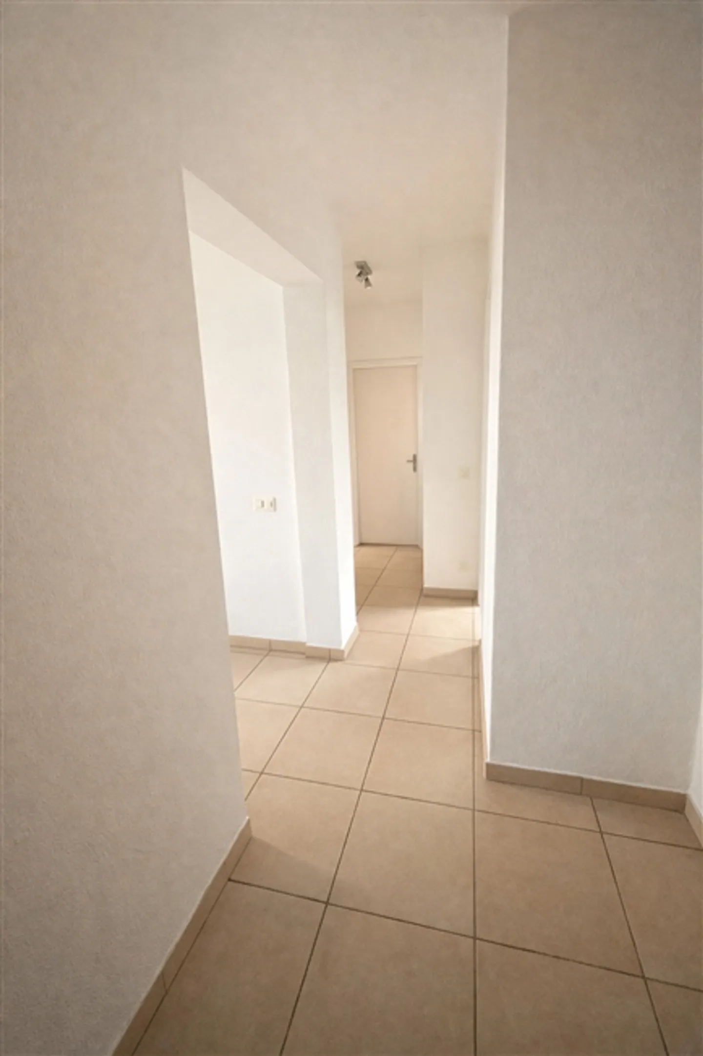 «2½ ZI-WOHNUNG IN RUVIGLIANA (TI), MÖBLIERT, TEMPORÄR» - Foto 3 di 9