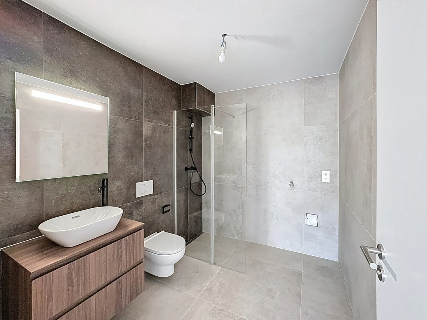 Charmante Wohnung am Neuenburgersee - Foto 2 von 24