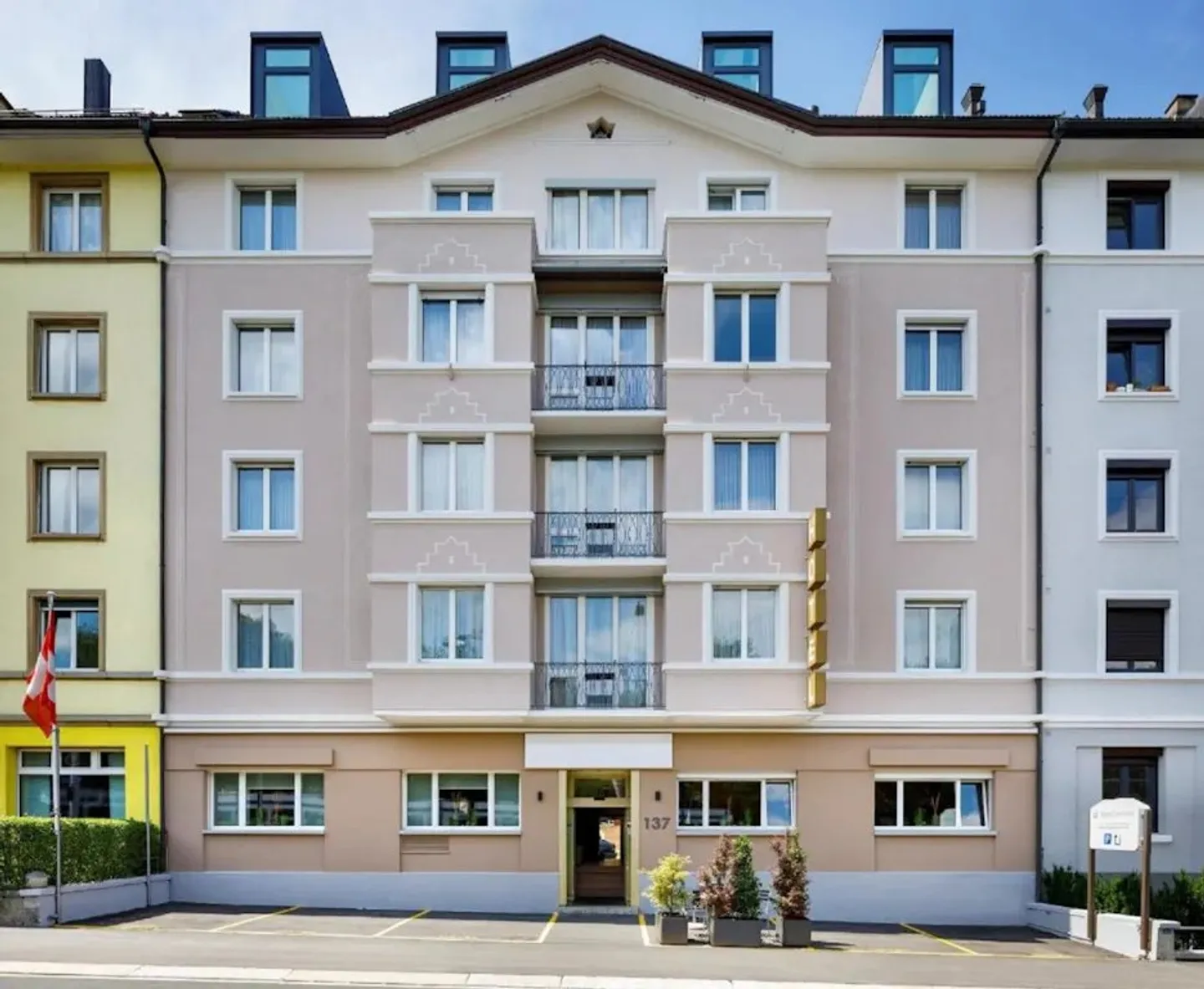 Apartment for rent - Photo 2 of 7