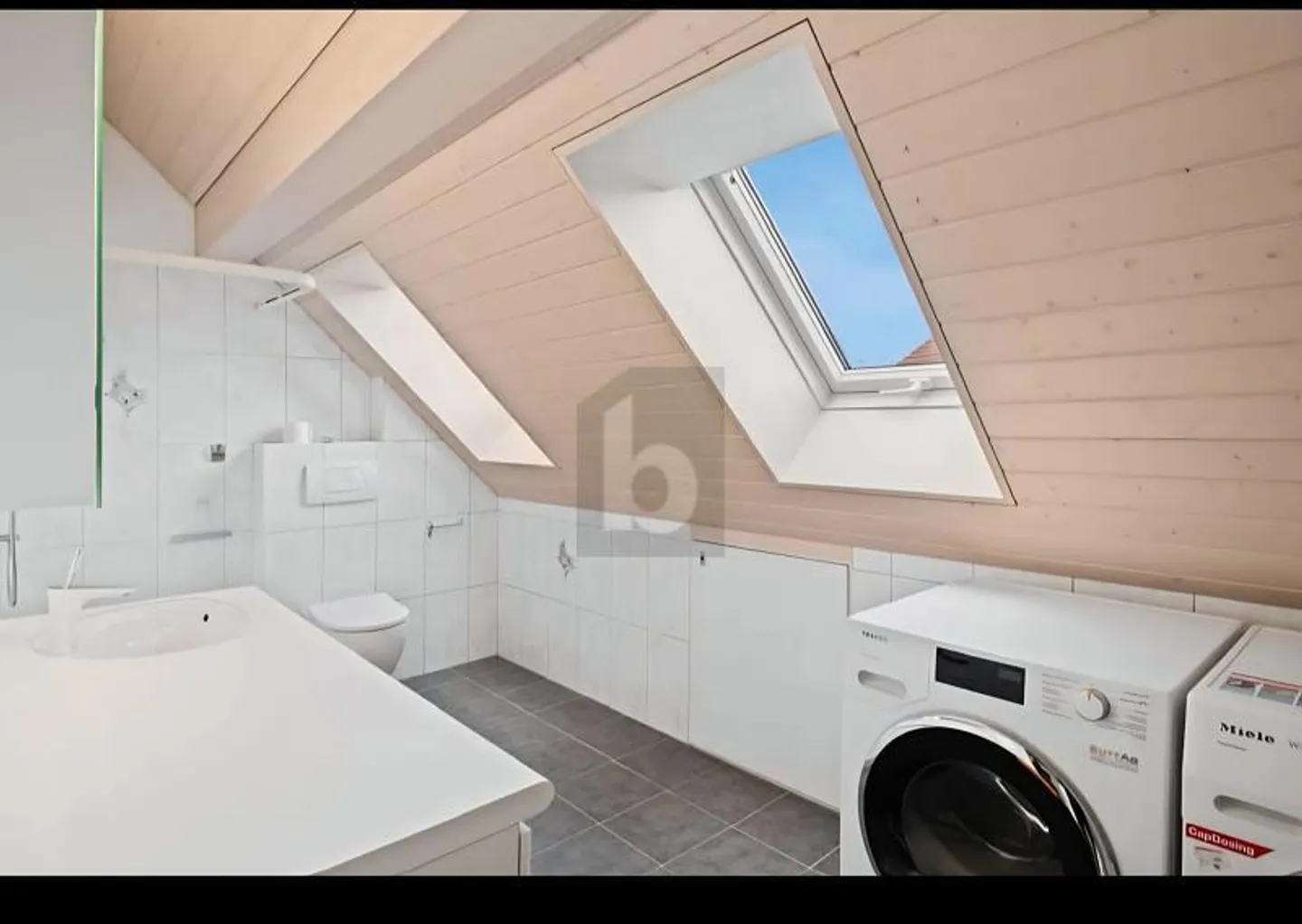 LIVING IN A PRIME LOCATION - Photo 4 of 6
