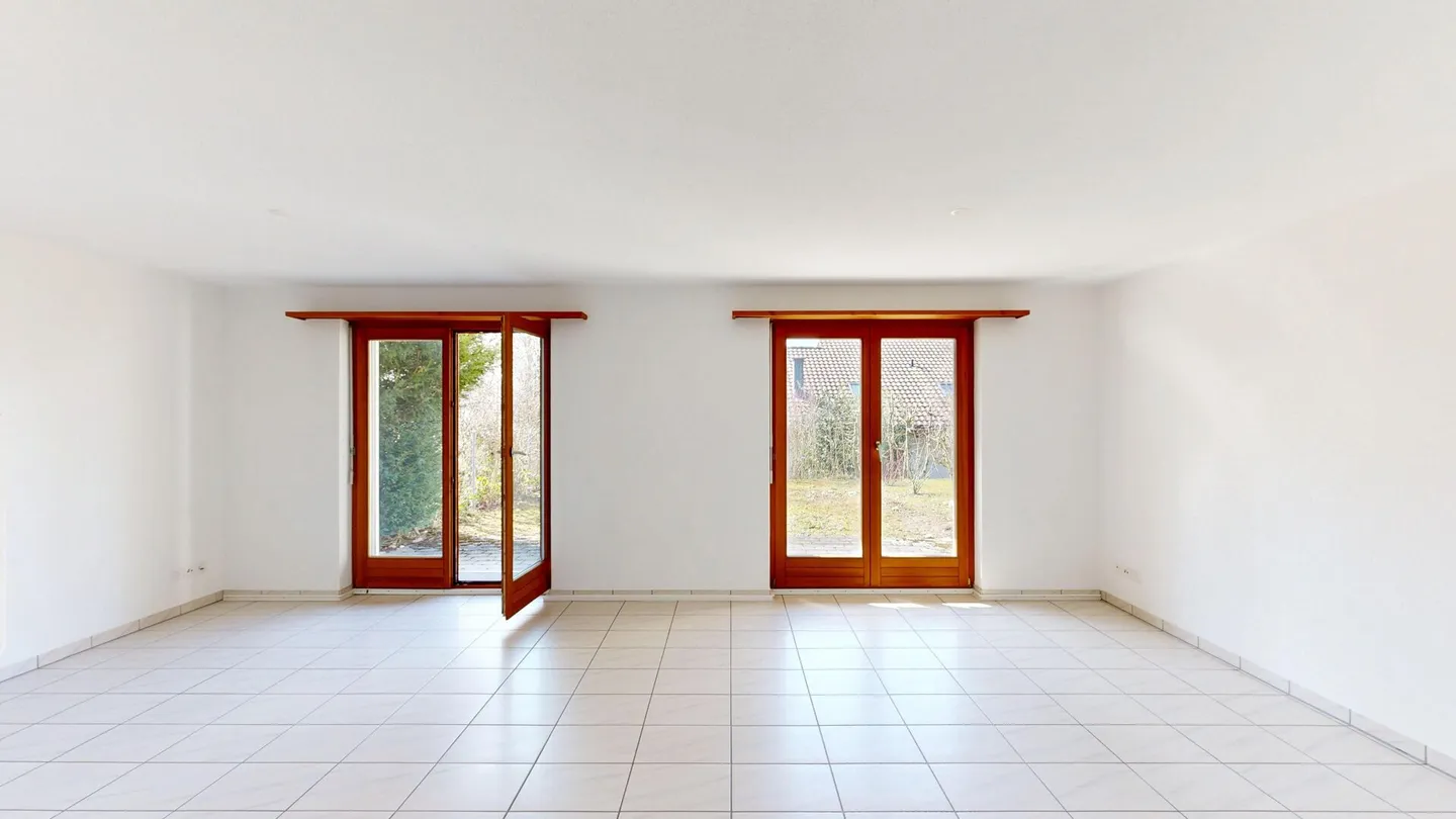 Ampia casa a schiera di 5,5 stanze in una posizione adatta alle famiglie a Wohlen - Foto 5 di 16