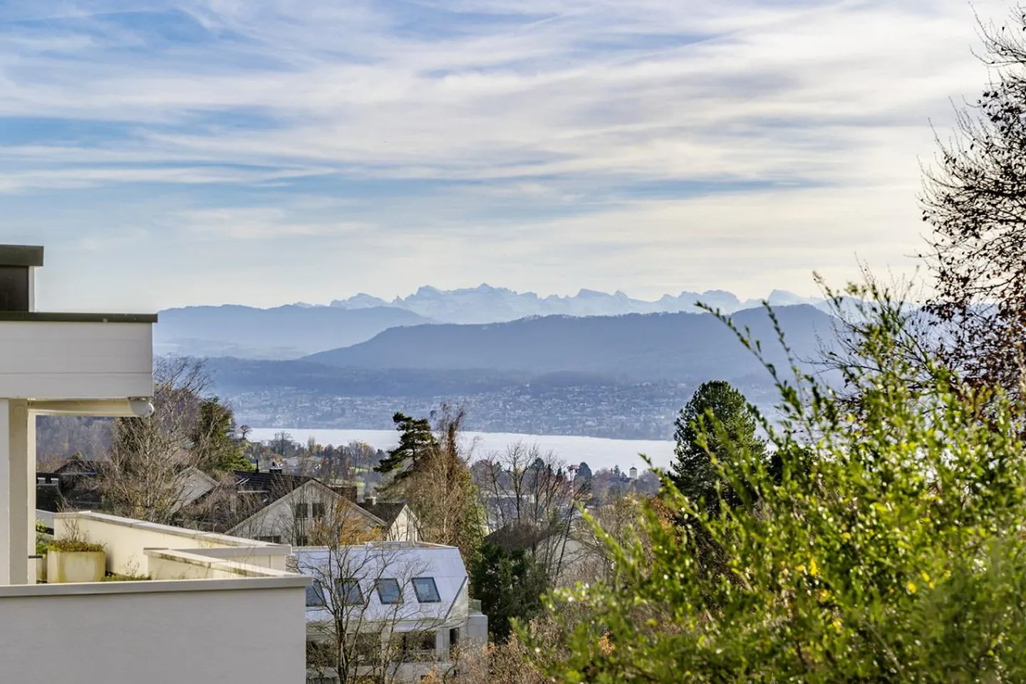 Top modernized condominium in the best view location in Zurich - Photo 8 of 10