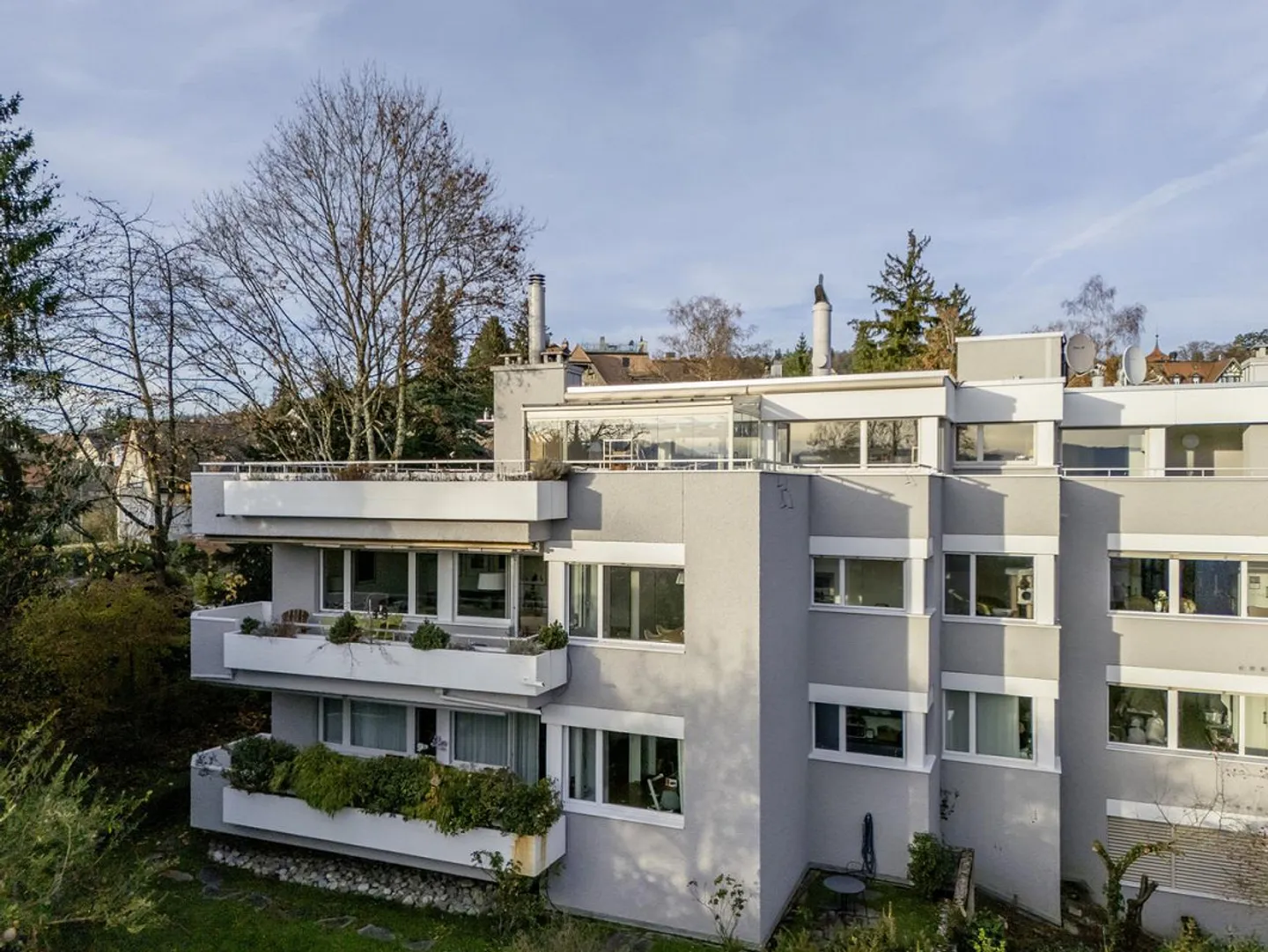 Top modernized condominium in the best view location in Zurich - Photo 9 of 10