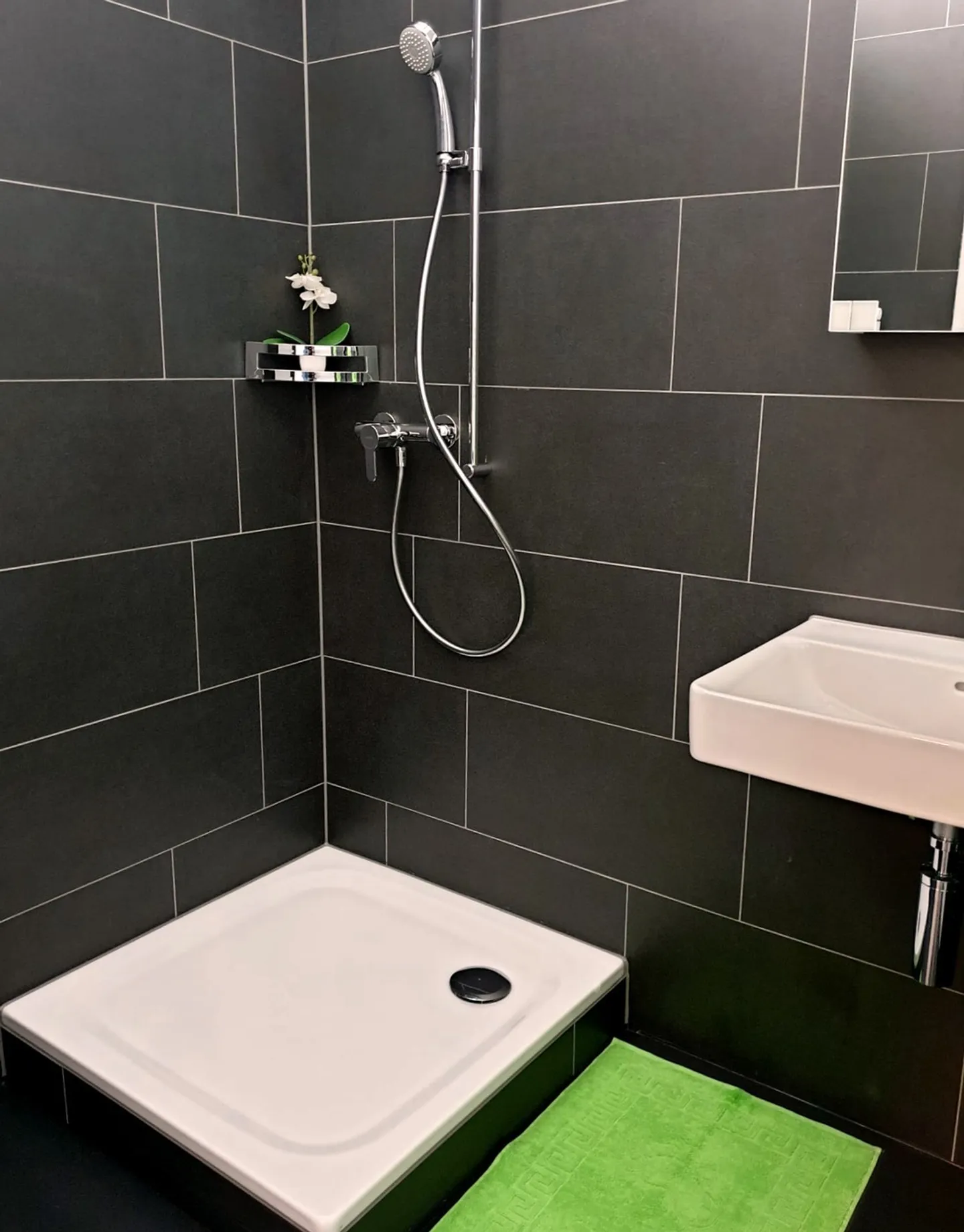 Camera moderna arredata - Foto 3 di 3