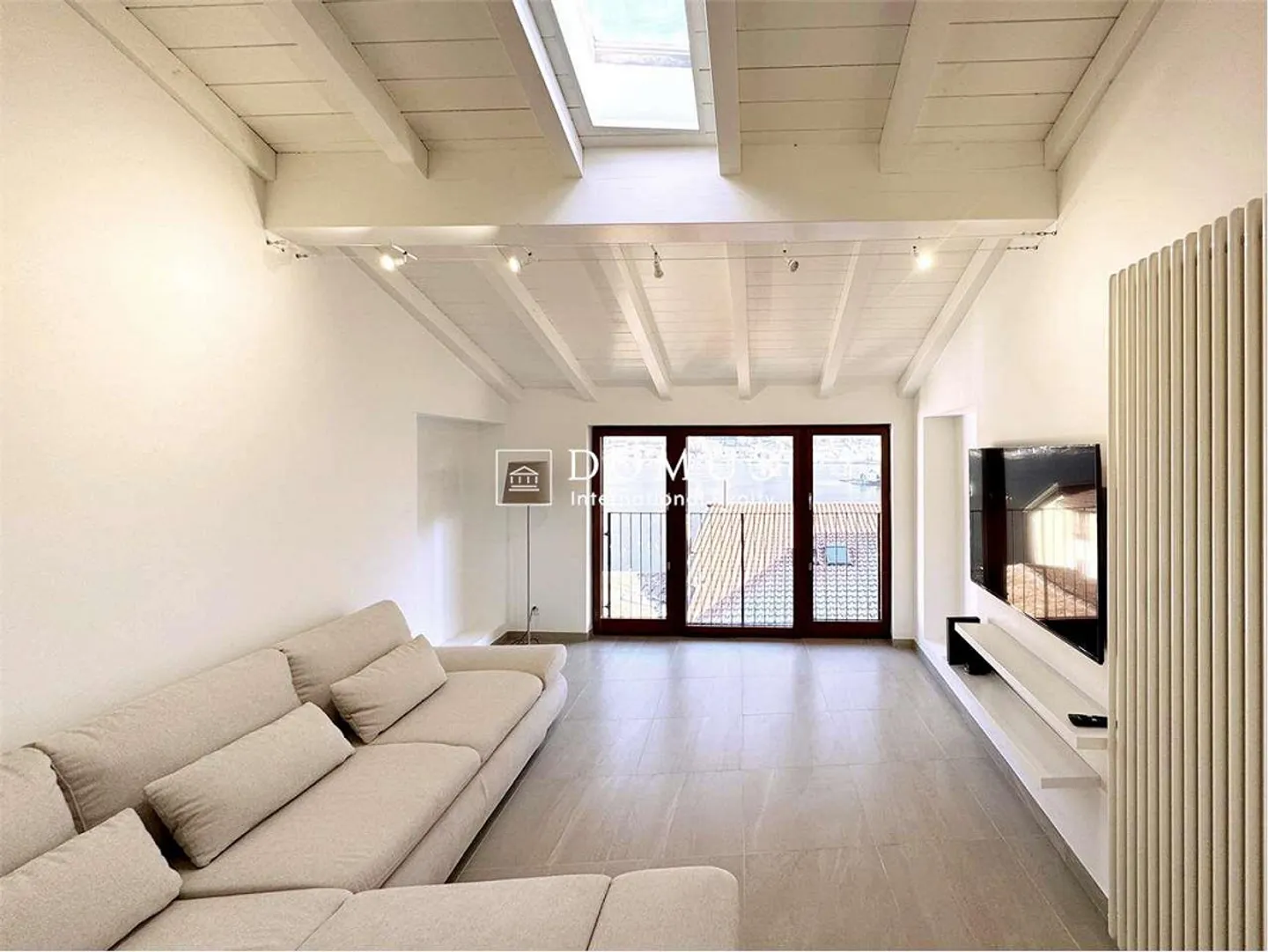 Vollständig renoviertes Haus mit Seeblick - Foto 1 von 13
