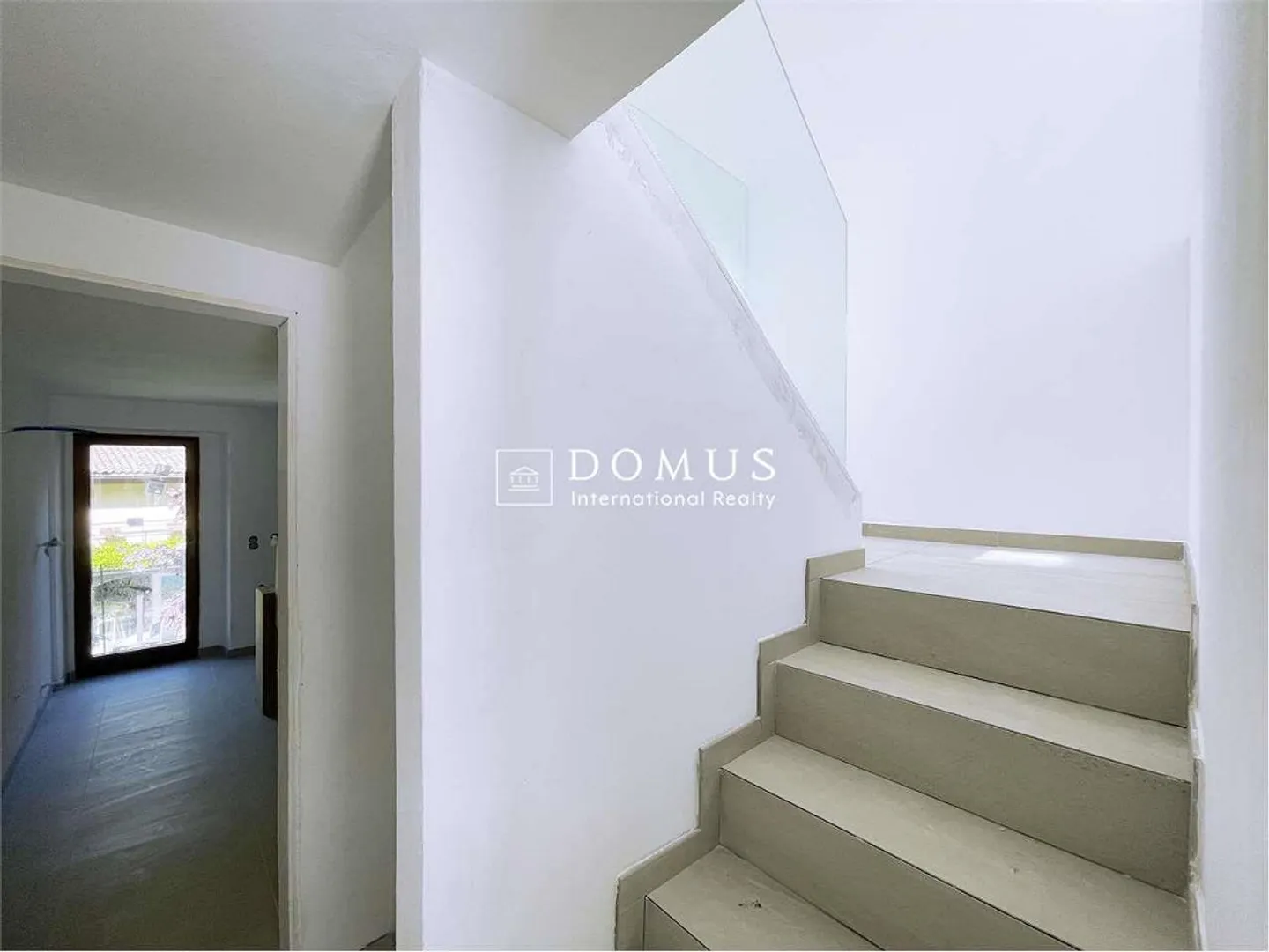 Vollständig renoviertes Haus mit Seeblick - Foto 8 von 13