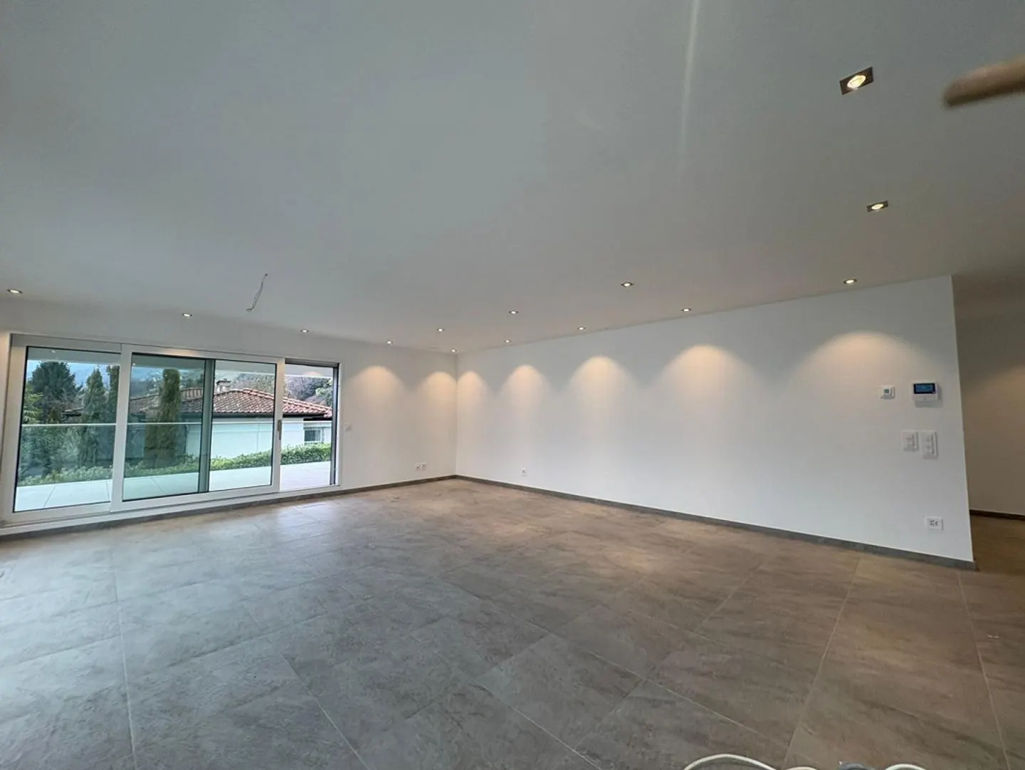 Moderne Villa mit Seeblick - Foto 3 von 38