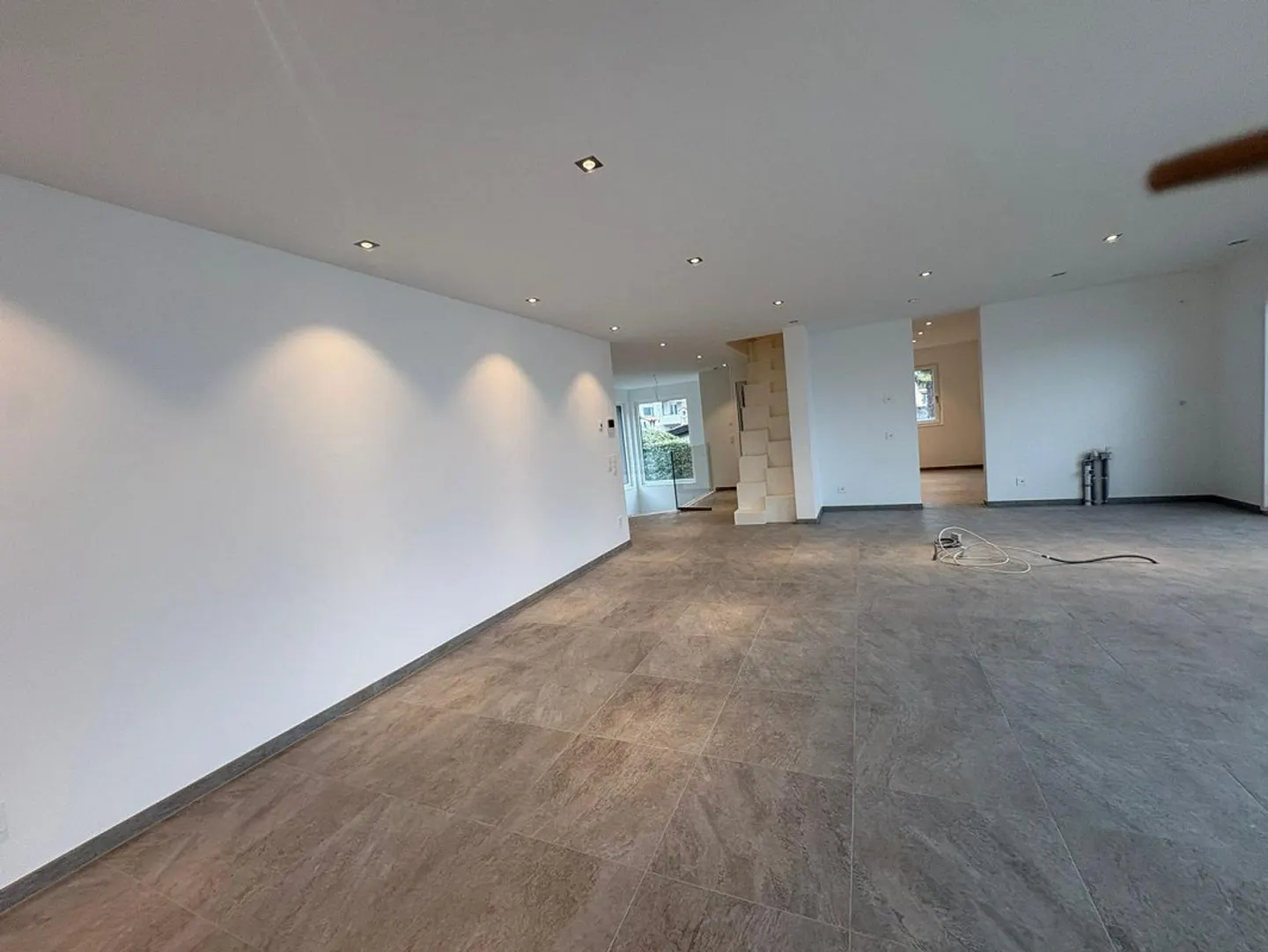 Moderne Villa mit Seeblick - Foto 6 von 38