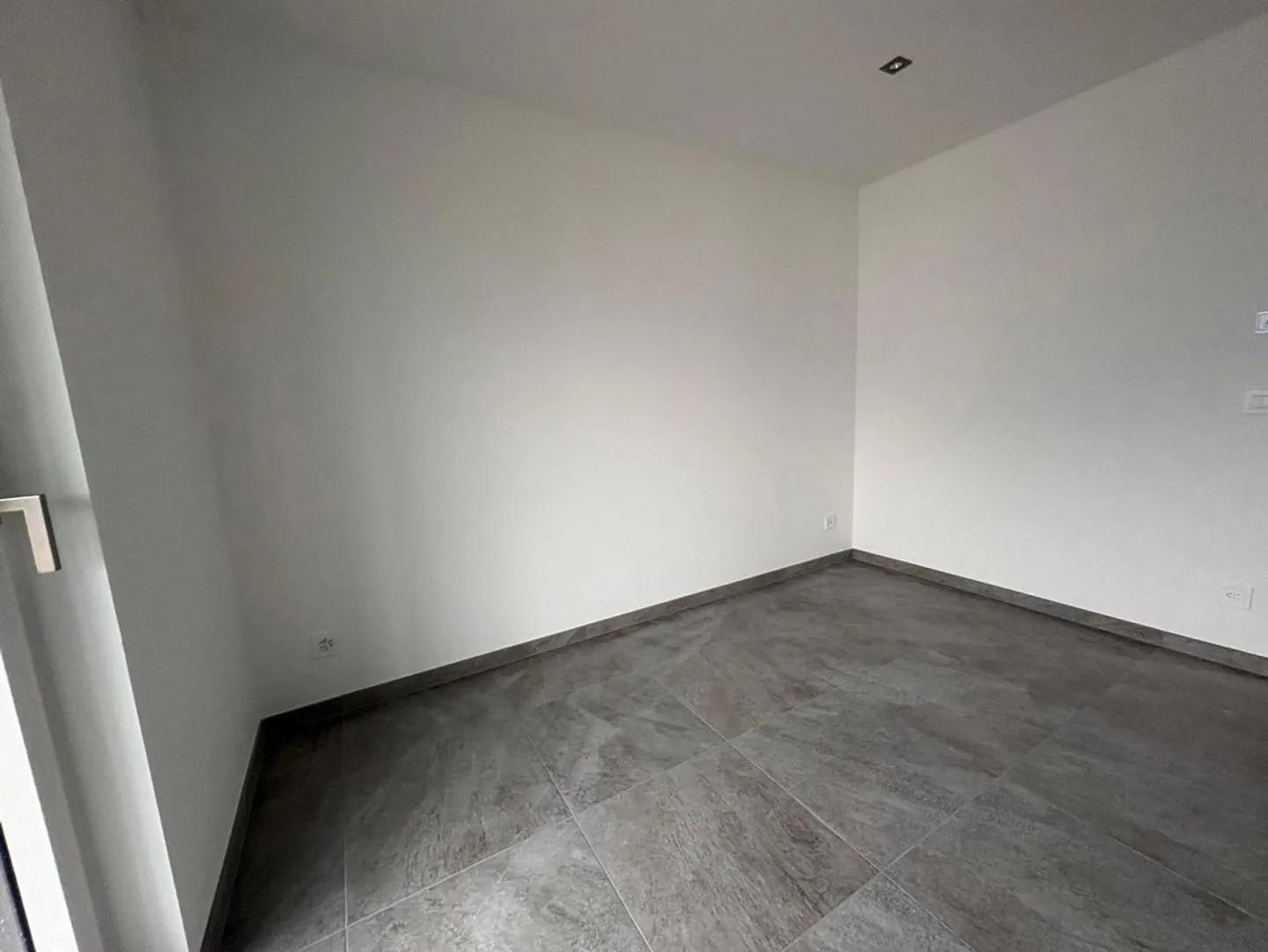 Moderne Villa mit Seeblick - Foto 8 von 38