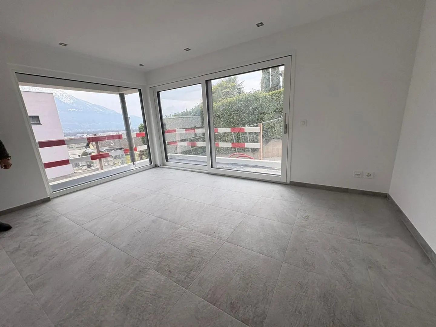 Moderne Villa mit Seeblick - Foto 9 von 38