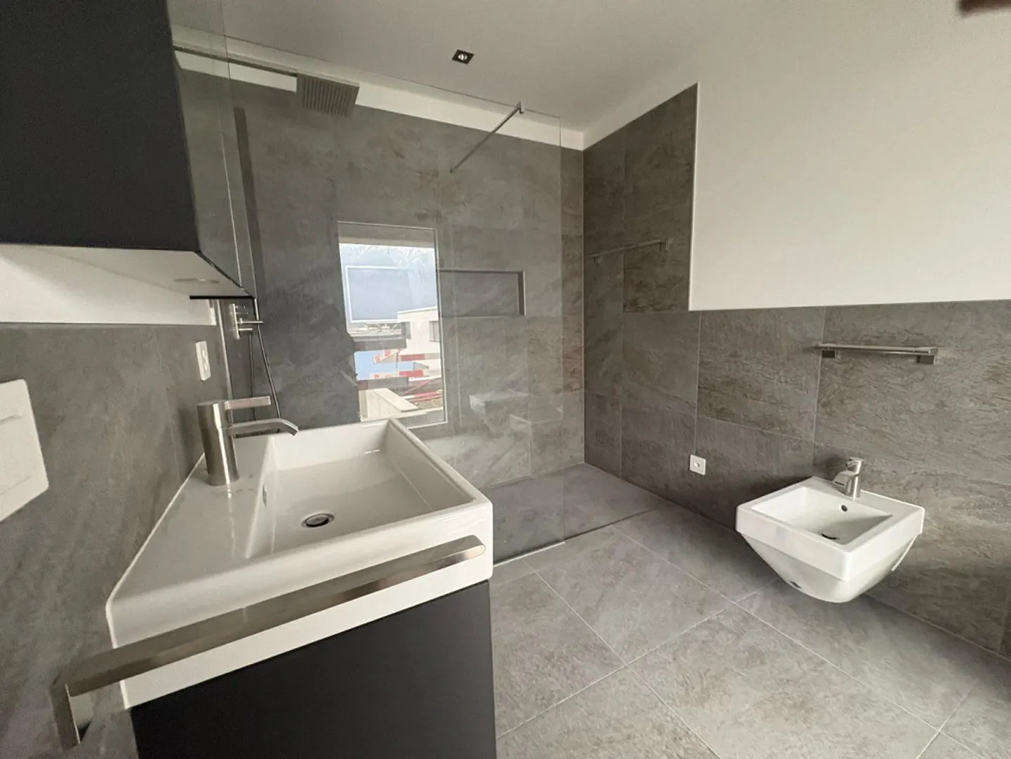 Moderne Villa mit Seeblick - Foto 14 von 38