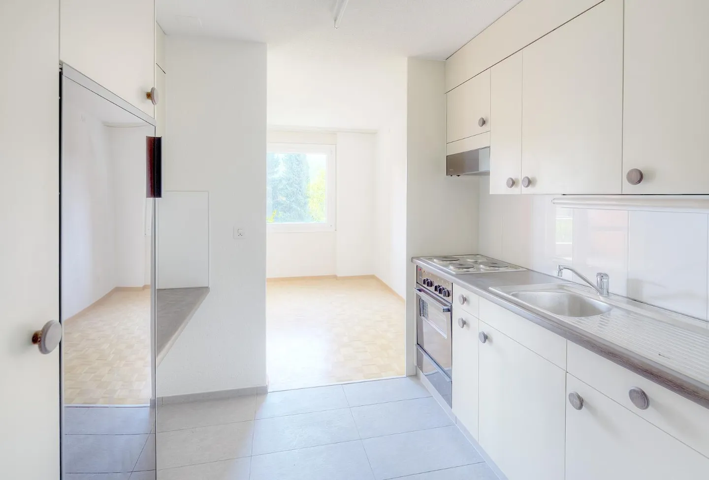 Appartamento attraente con balcone - Foto 3 di 7