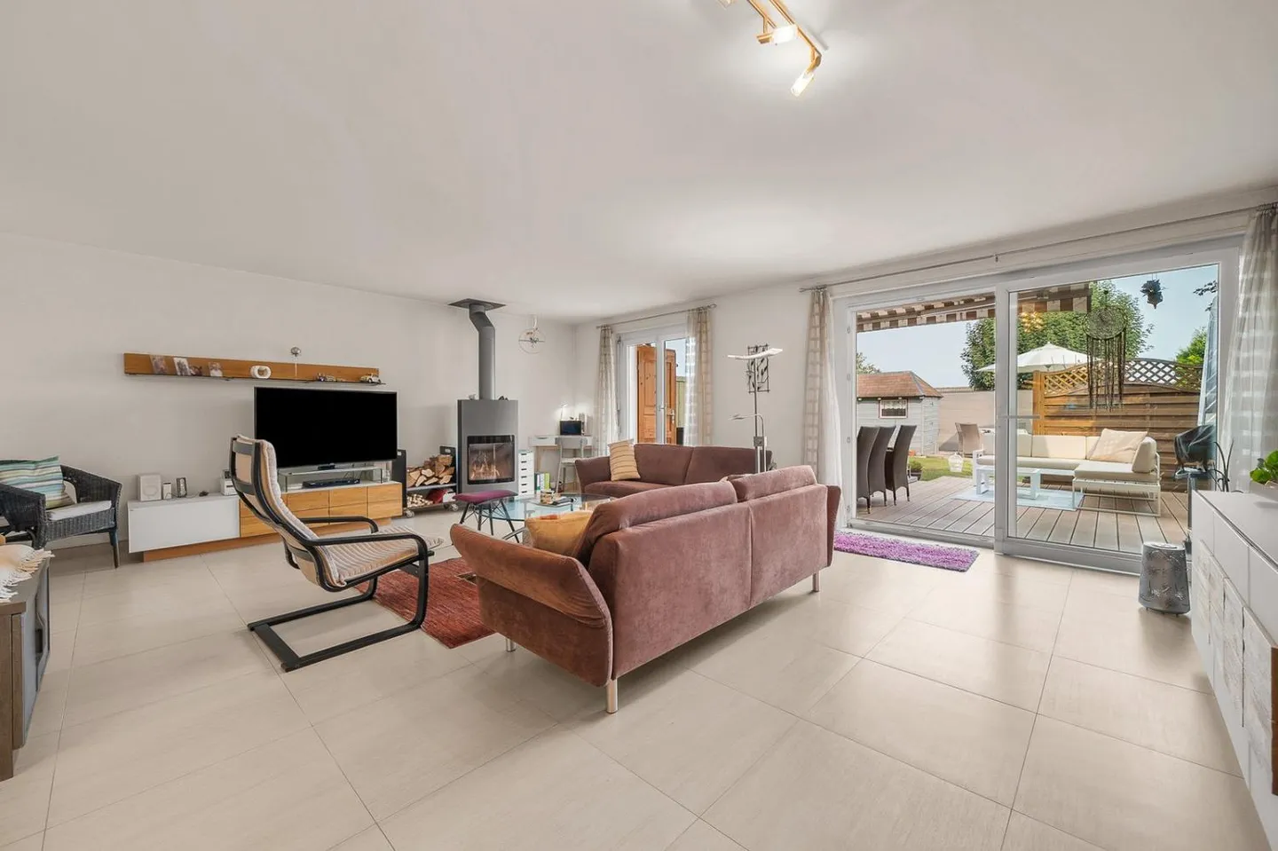 Bella casa familiare nel cuore del villaggio di Echandens - Foto 2 di 10
