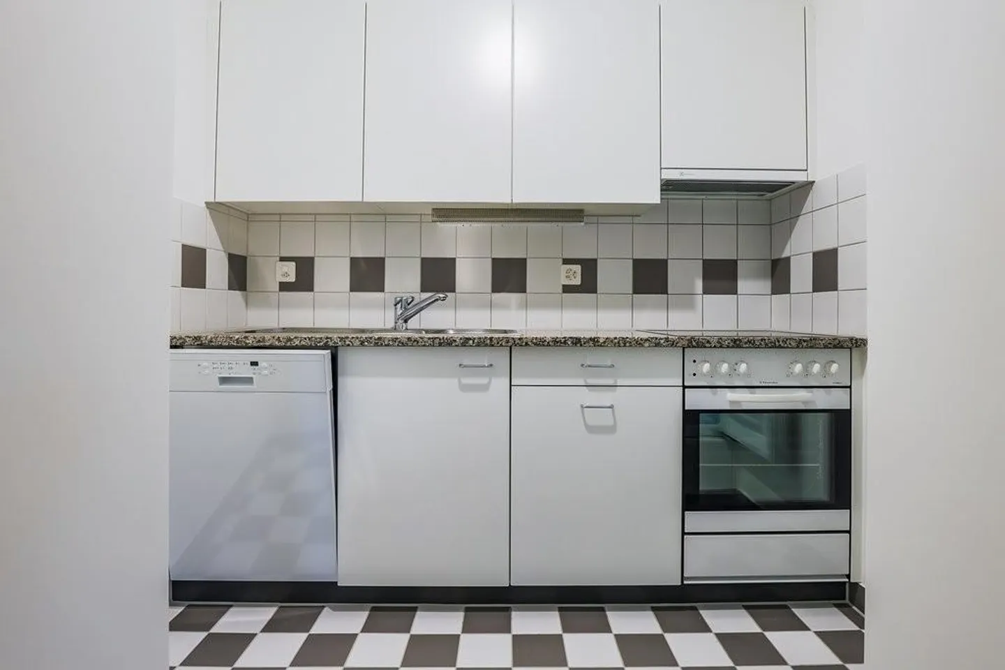 Bel appartement de petite taille dans un emplacement privilégié ! - Photo 3 sur 8