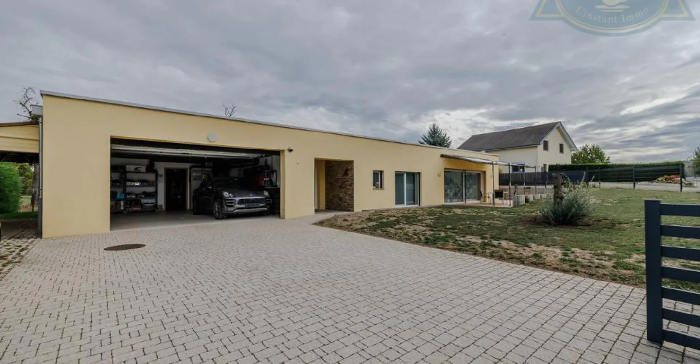 Charming Bungalow in Rural Village - Photo 5 of 11