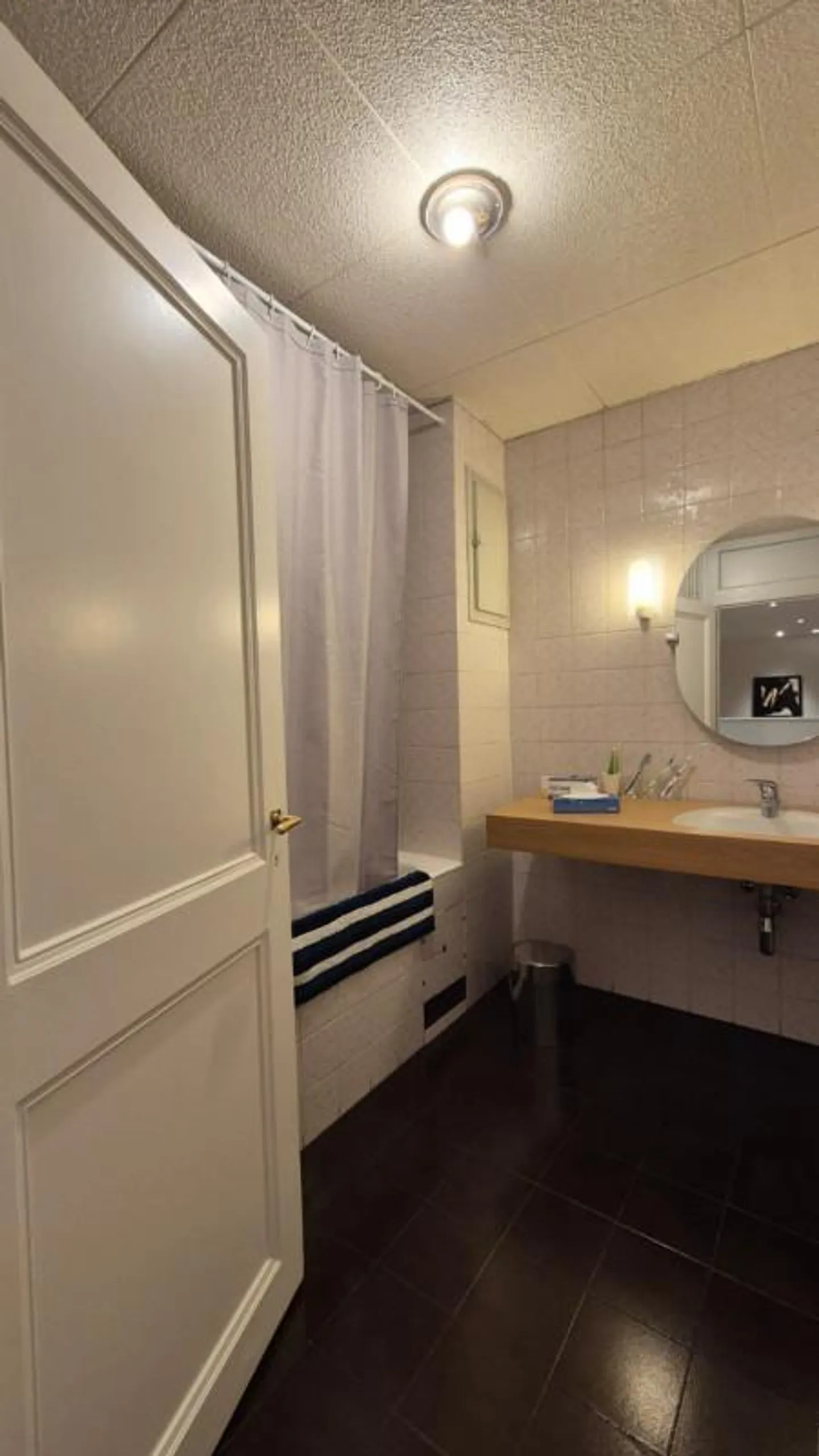 CESSIONE DI LOCAZIONE - SPAZIO COMMERCIALE ECCEZIONALE (87 m²) - Foto 2 di 5