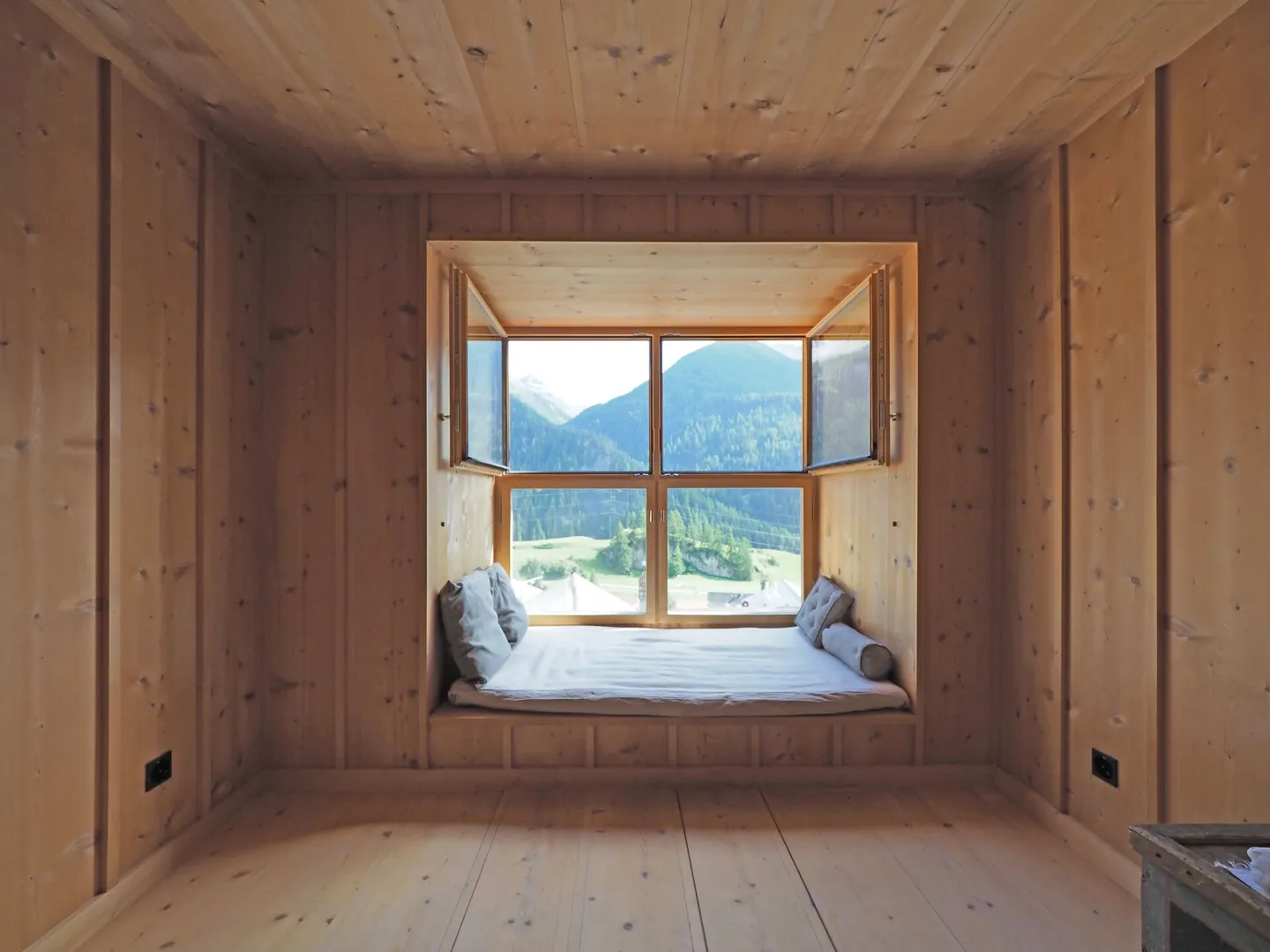 Casa Engadina in stile Liberty in Piazza della Chiesa - Foto 4 di 11