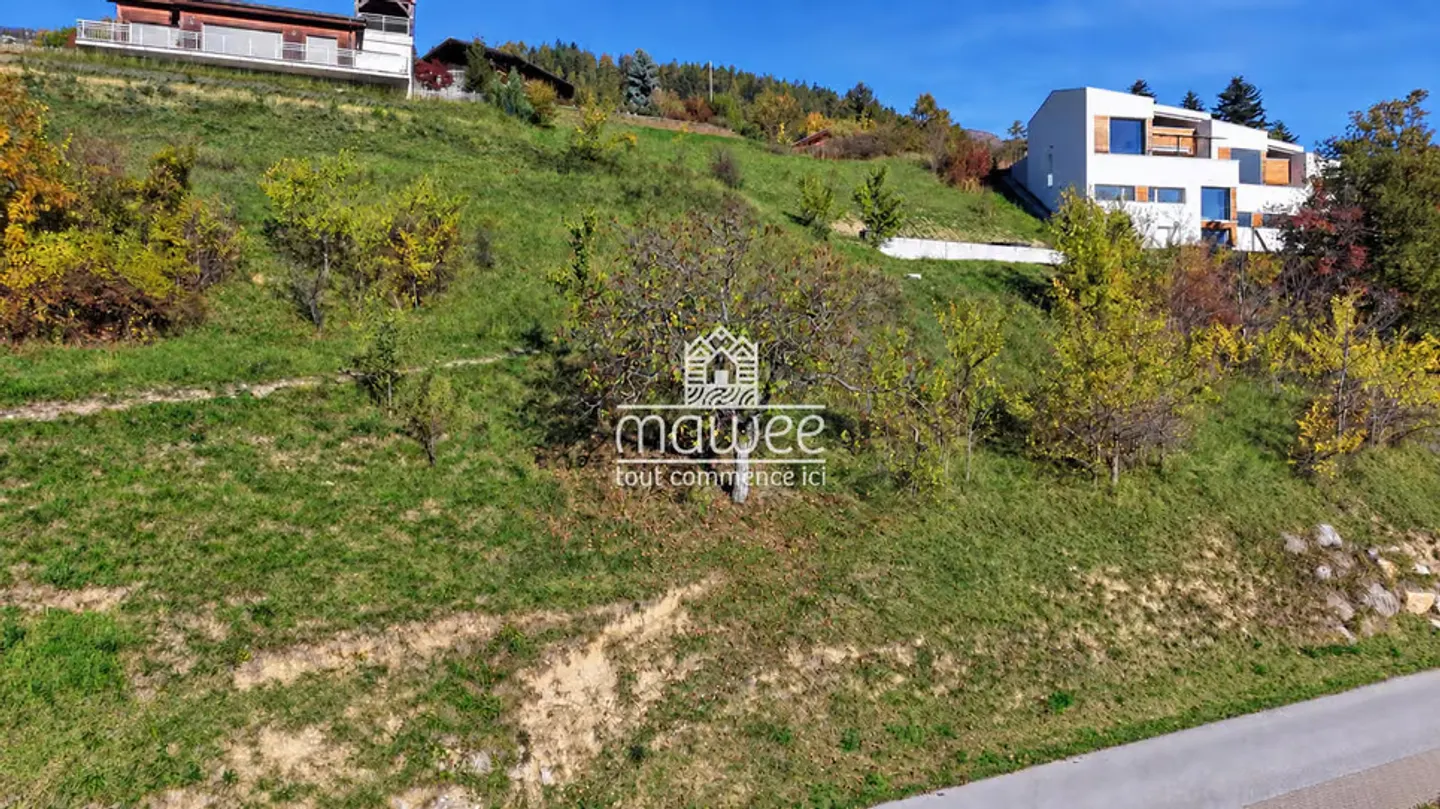 Building plot of 860 m² in Fortunau - Clear view and peaceful setting - Photo 3 of 4